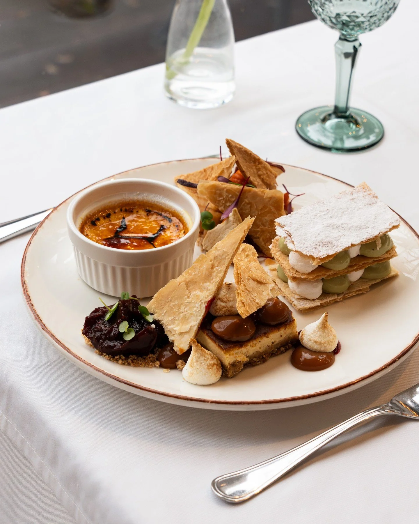 〰️ PETIT FOUR 〰️
A szombati brunchok utols&oacute; felvon&aacute;sa a desszert! ✨

#pavillondeparis #brunch