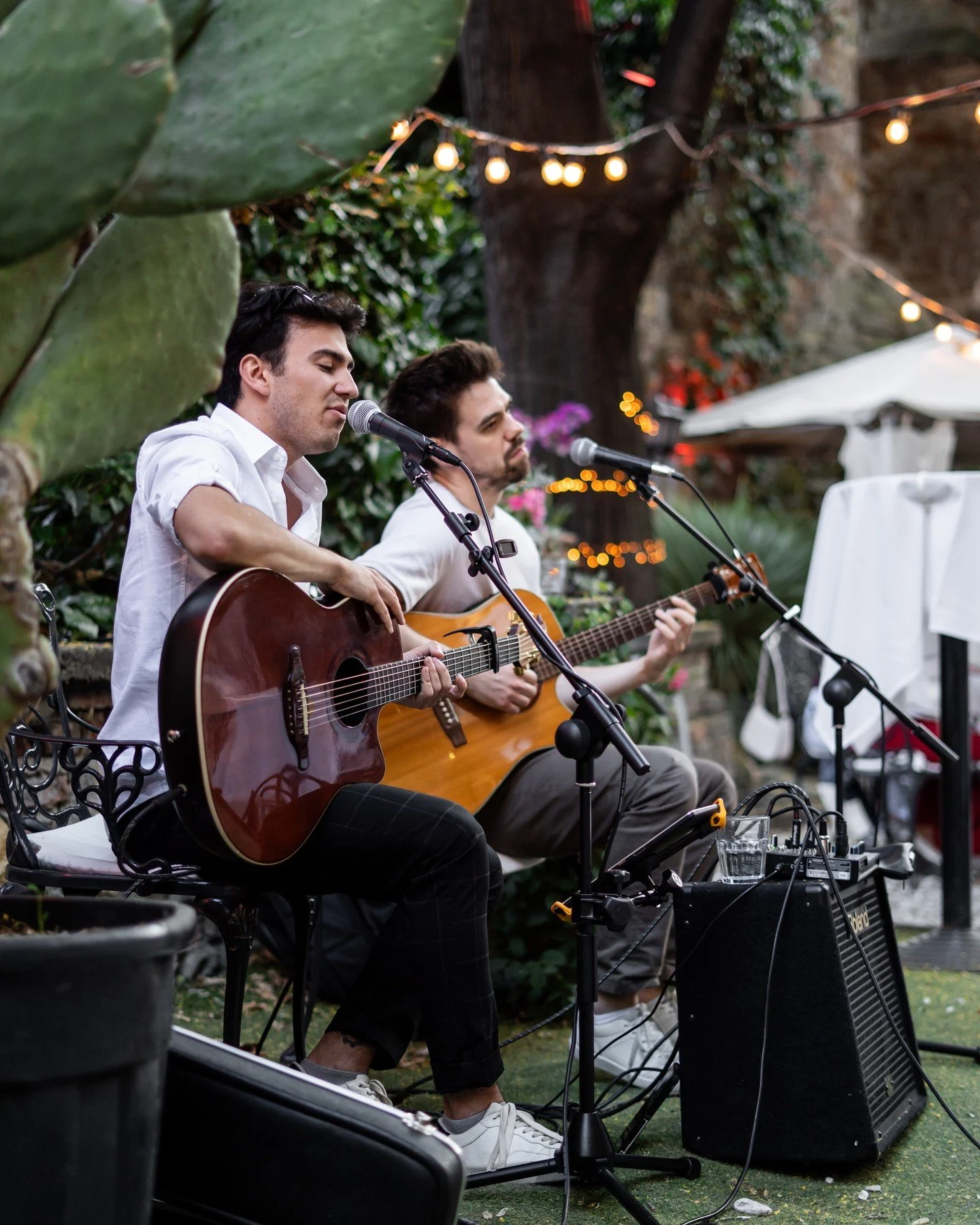 Most, hogy bek&ouml;sz&ouml;nt&ouml;tt a j&oacute; idő, ma este &eacute;lőzen&eacute;vel v&aacute;runk! 🎵✨ 

#pavillondeparis #pavillondeparisbudapest #budapest #restaurant #frenchrestaurant