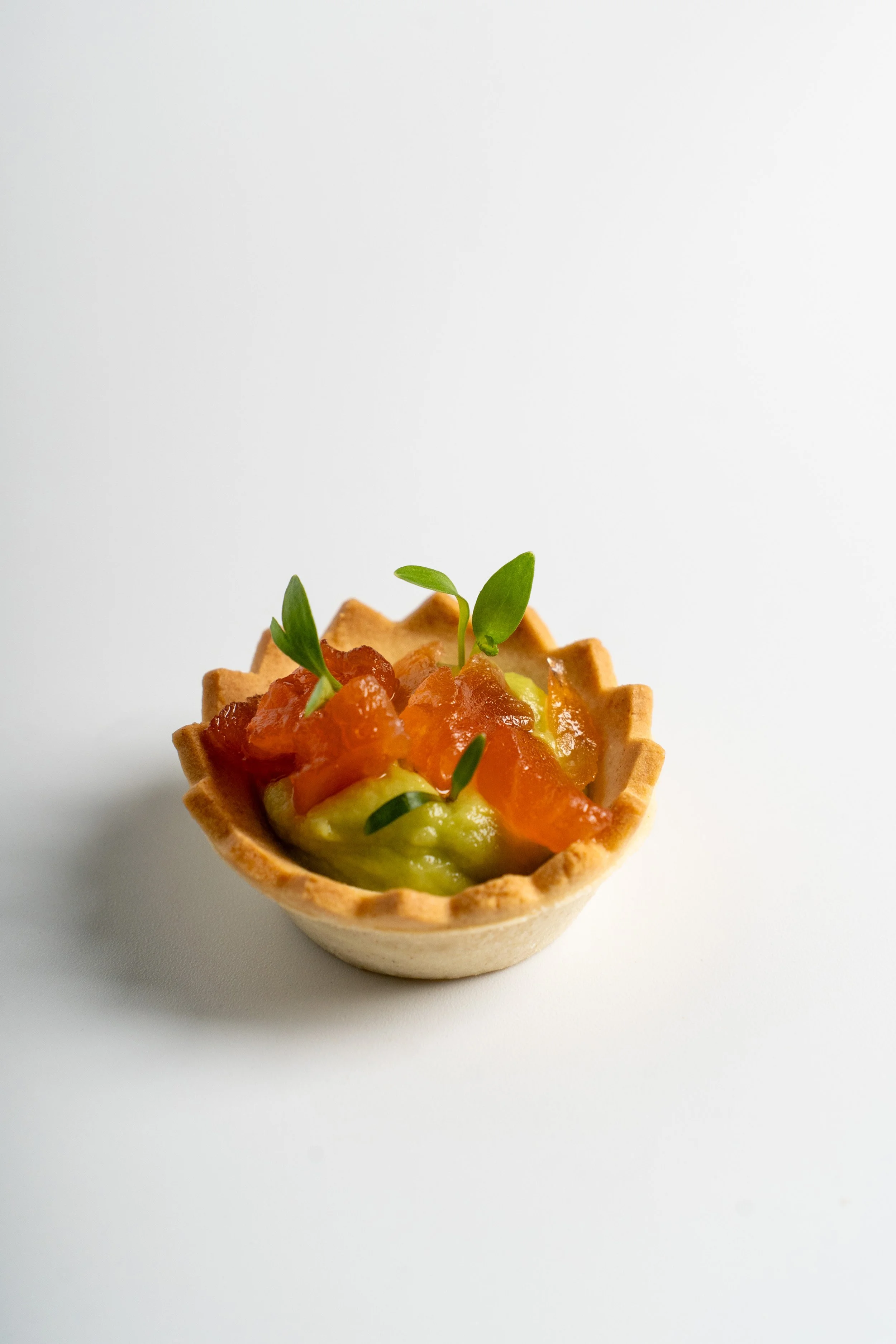 Lazac gravlax, avokádó