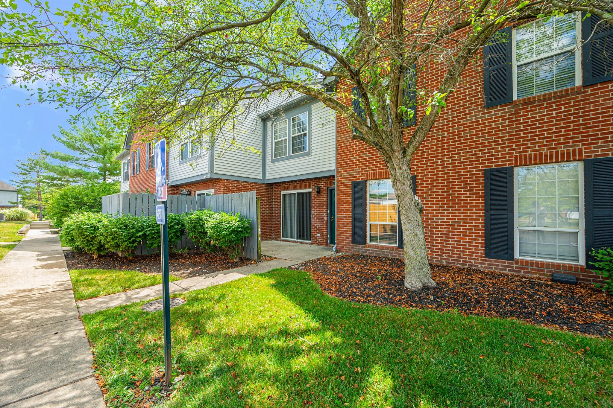 2-web-or-mls-8619 gold leaf ln 002.jpg