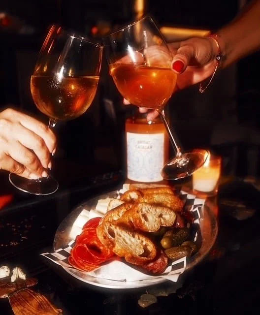 Magie charcuterie board and wine