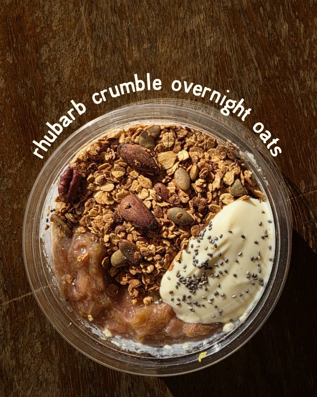 🌞Seasonal Overnight Oats Drop 

Stewed Rhubarb
Homemade Roasted Nut Granola 
Vegan Vanilla Yoghurt 

As always - made in house with locally sourced ingredients from our pals at @bethanyfruitmarket 🍉