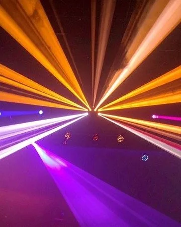 Earlier this week, I was invited to experience the new Aura light show at Saint-Roch Church. It is truly an amazing experience, and I believe travelers should consider going. This show is great news for the neighborhood and will hopefully encourage v