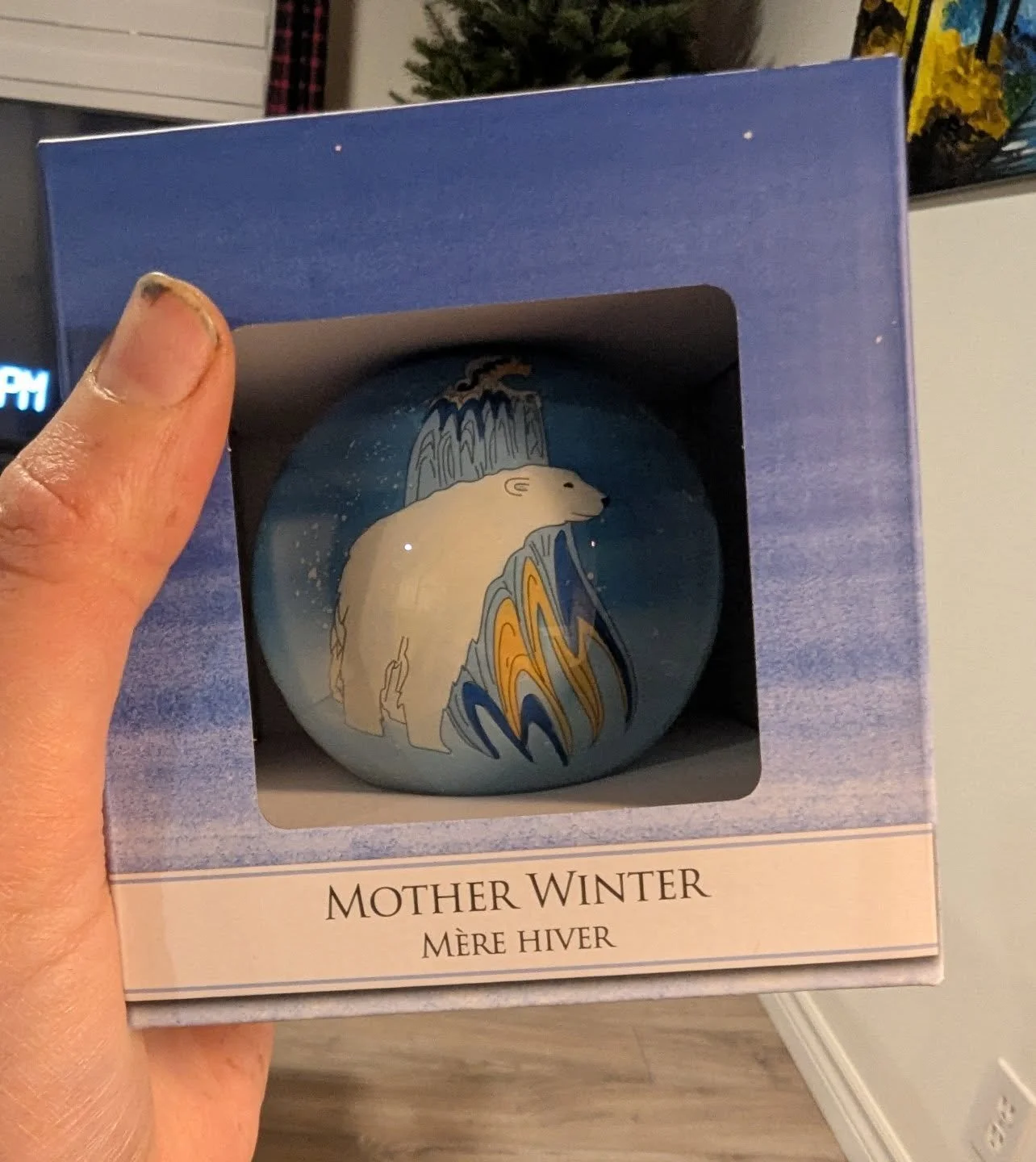 I forgot  the new addition to my collection of Christmas ornaments! It was given by my friend Adam this week. Merci Adam , this will make a great addition on my Christmas tree! ❤️