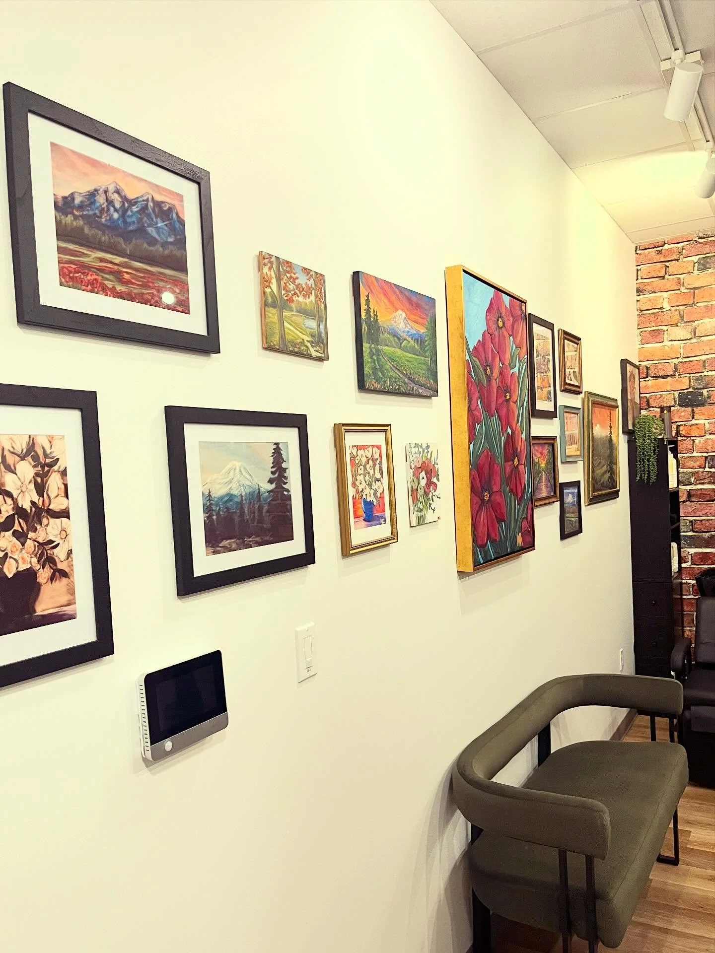 My gallery wall is coming along and I&rsquo;m realizing how much more art I need to make ✨✨✨

#gezelligartsalon #localartist #seattlepainter #oilpainting #acrylicpainting