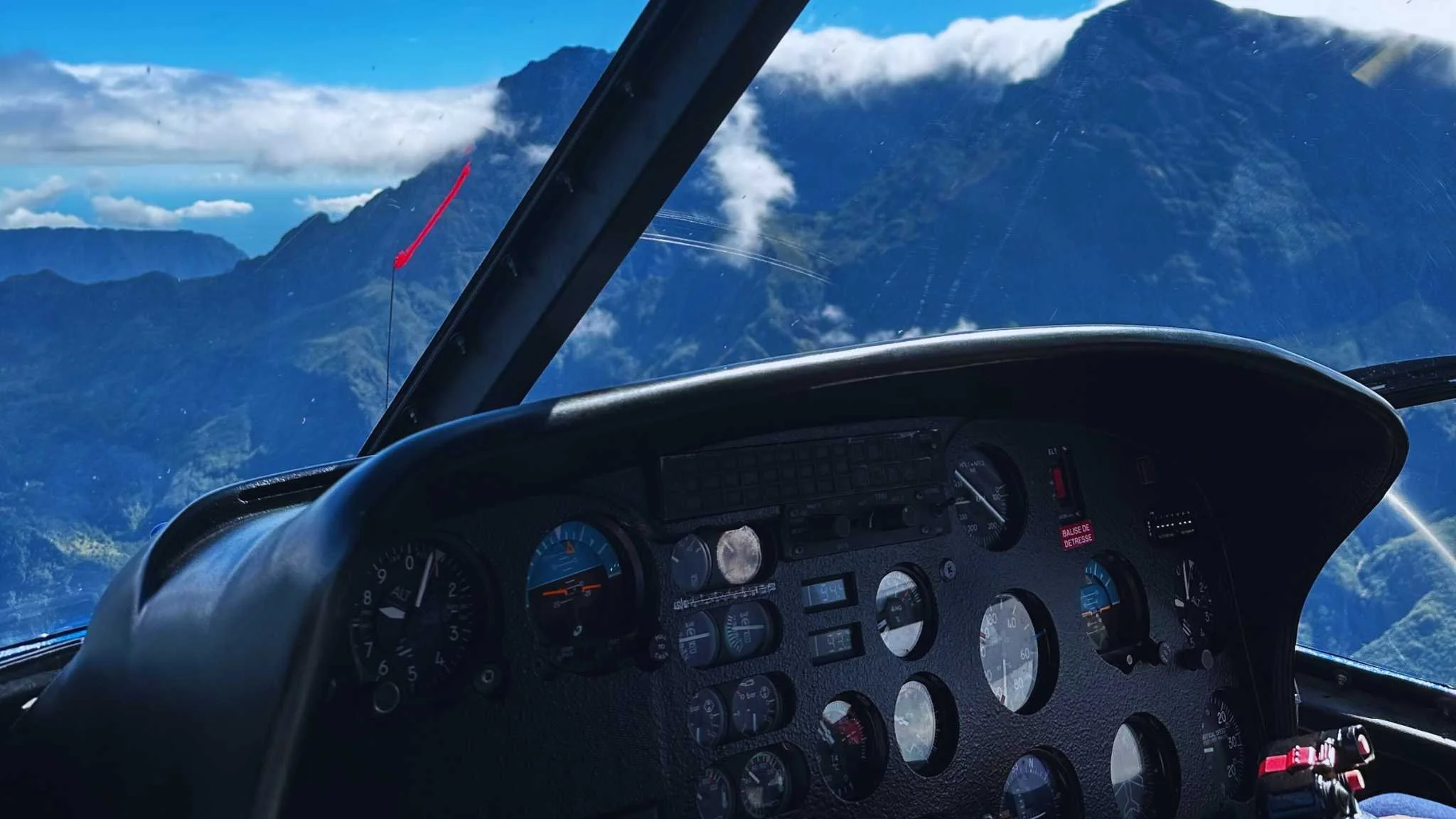 Helilagon — Helicopter over Reunion island