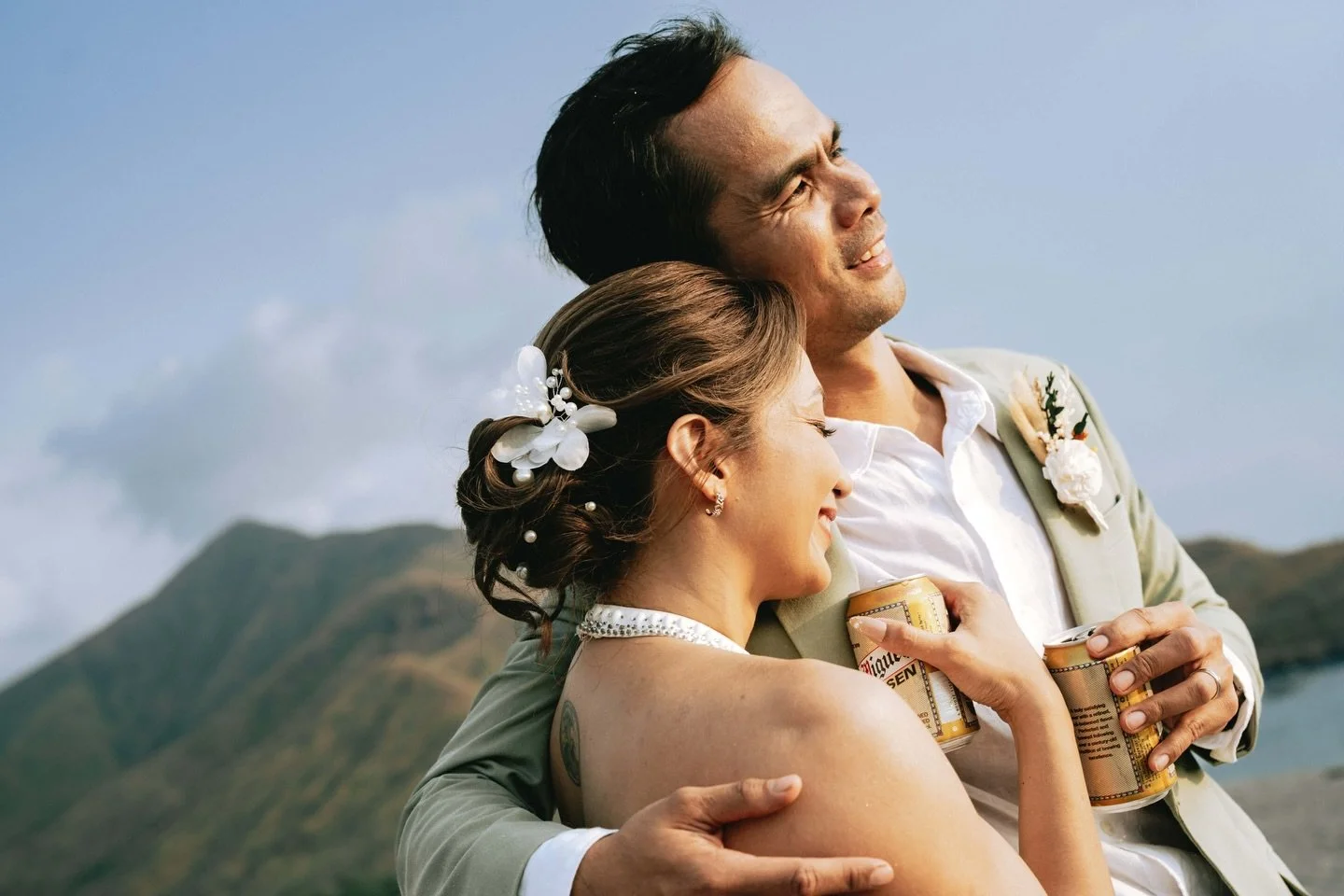 So happy to witness this beautiful chapter unfold for you both, @astridandabe . What a joy to not just help you plan your wedding, but to celebrate it with you. We love you!

@thecolovestudios | @ourstory_films | @maquillage_by_brillo.o | @carlossant