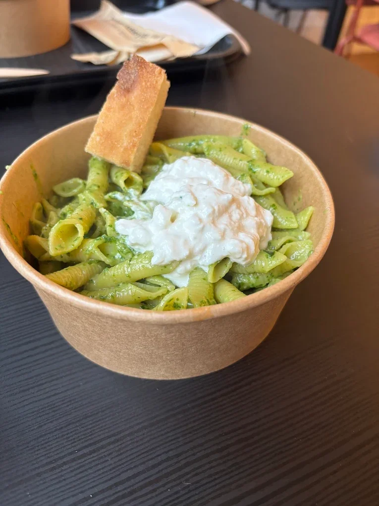 pasta pesto met burrata