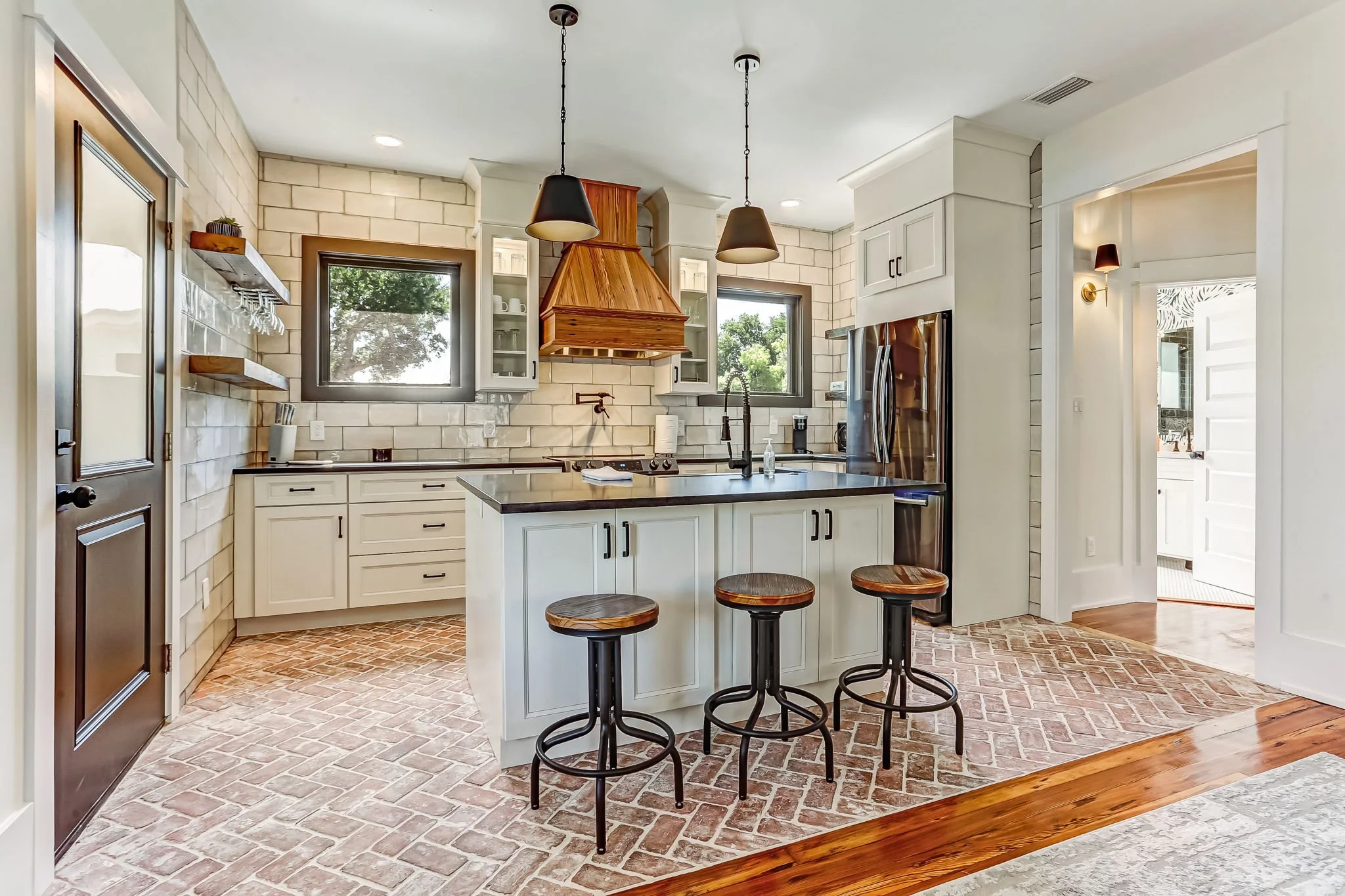 12-web-or-mls-124 King St (25 of 54) (1).JPG