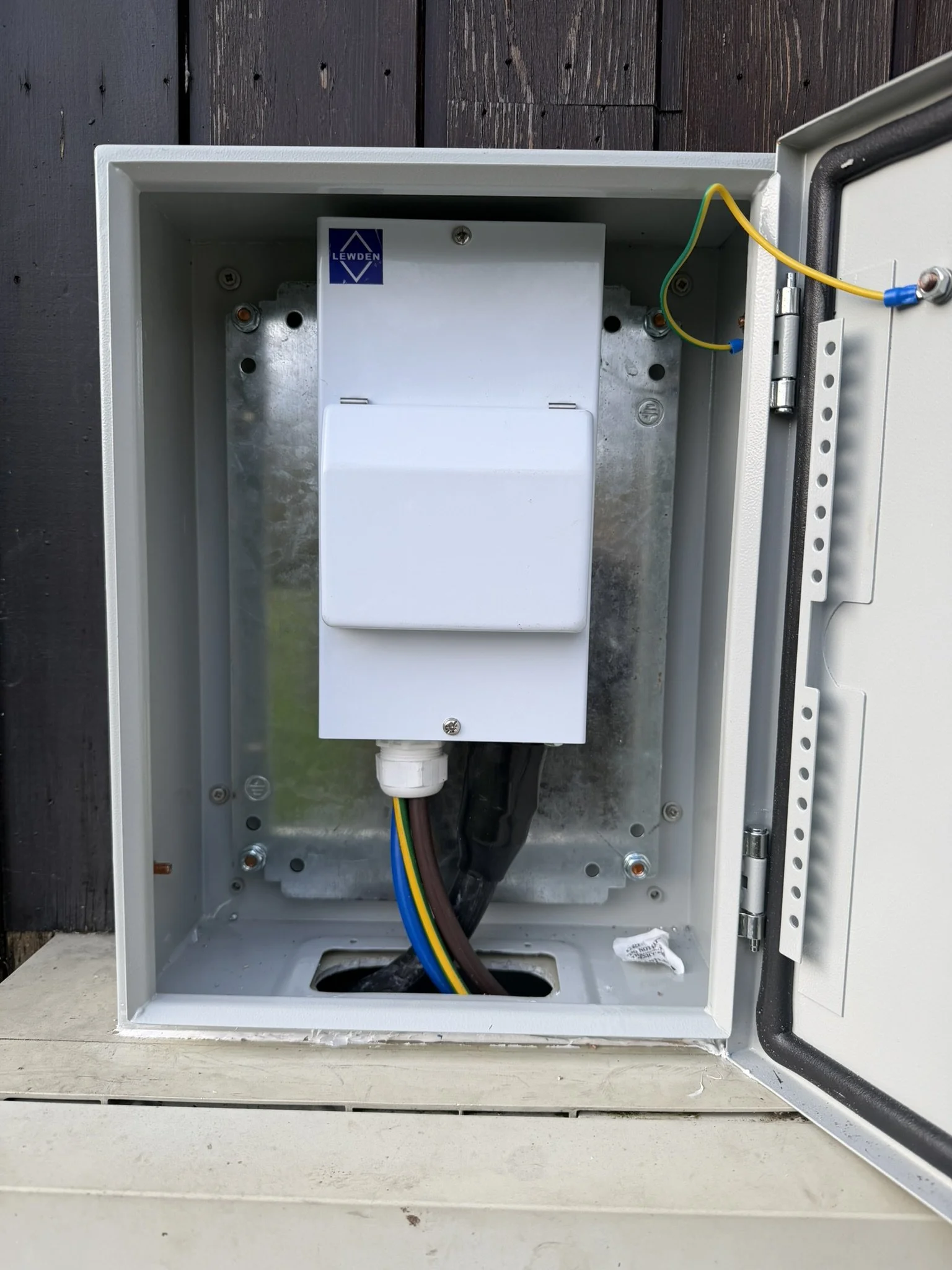 Switched Fused Cut-Out