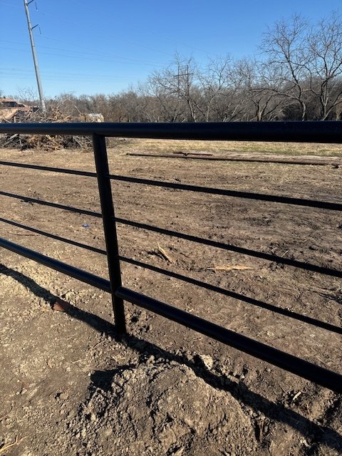 Top and bottom rail with inserted and welded 1 inch sucker rod. Top and bottom rail with sucker rod