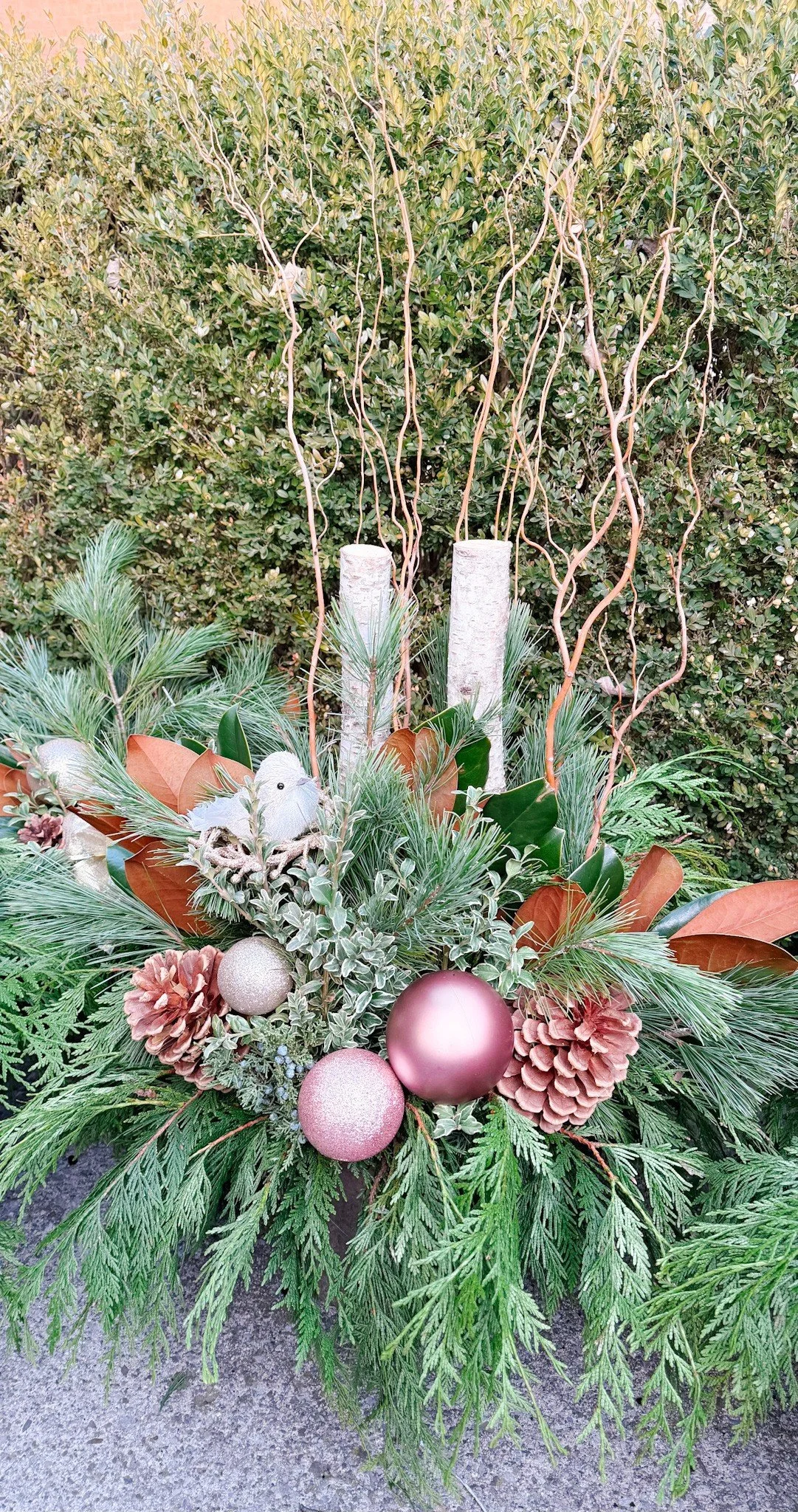 SUGARPLUM WOODLAND URN