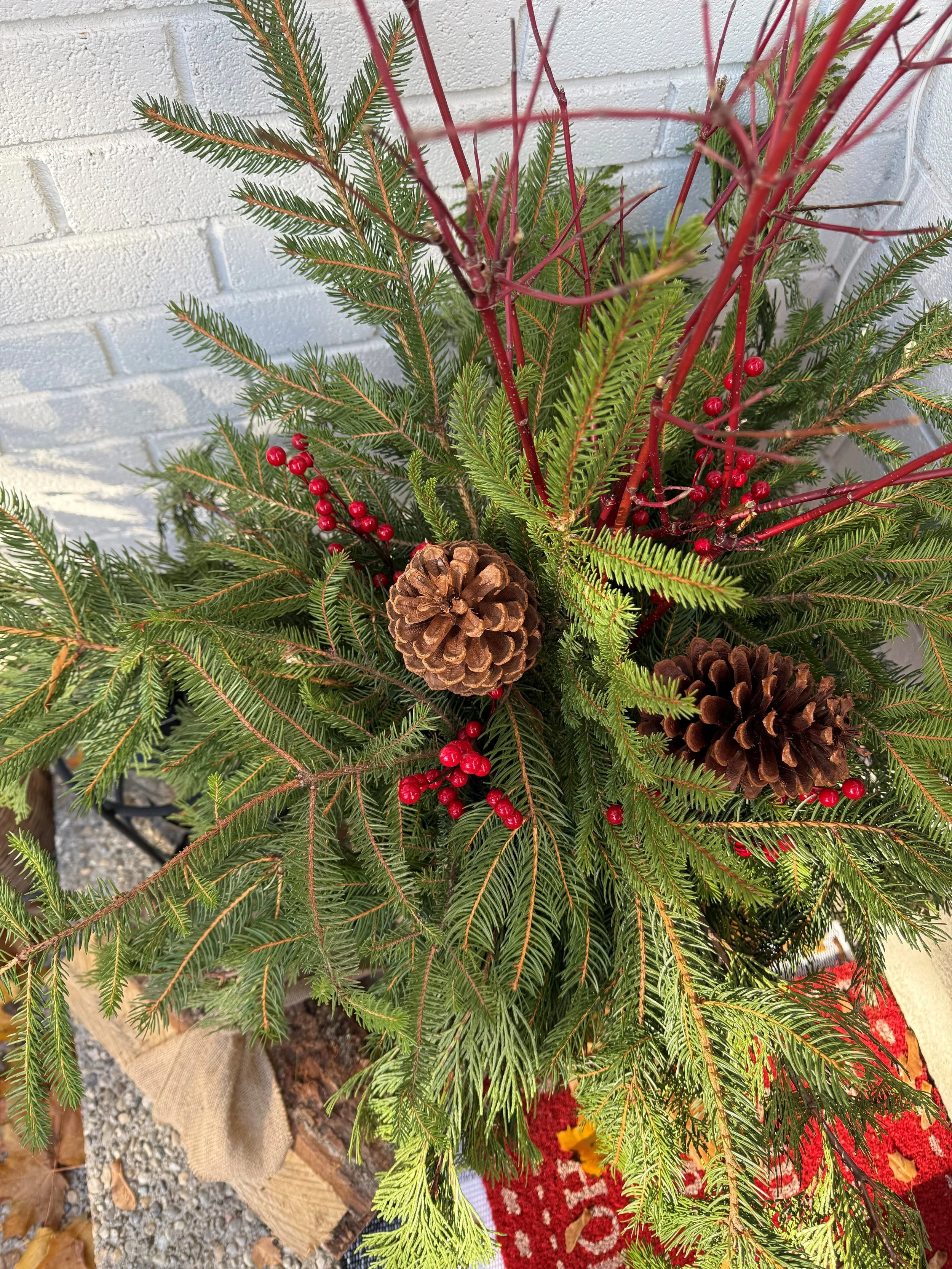 THE HERITAGE HOLIDAY PORCH