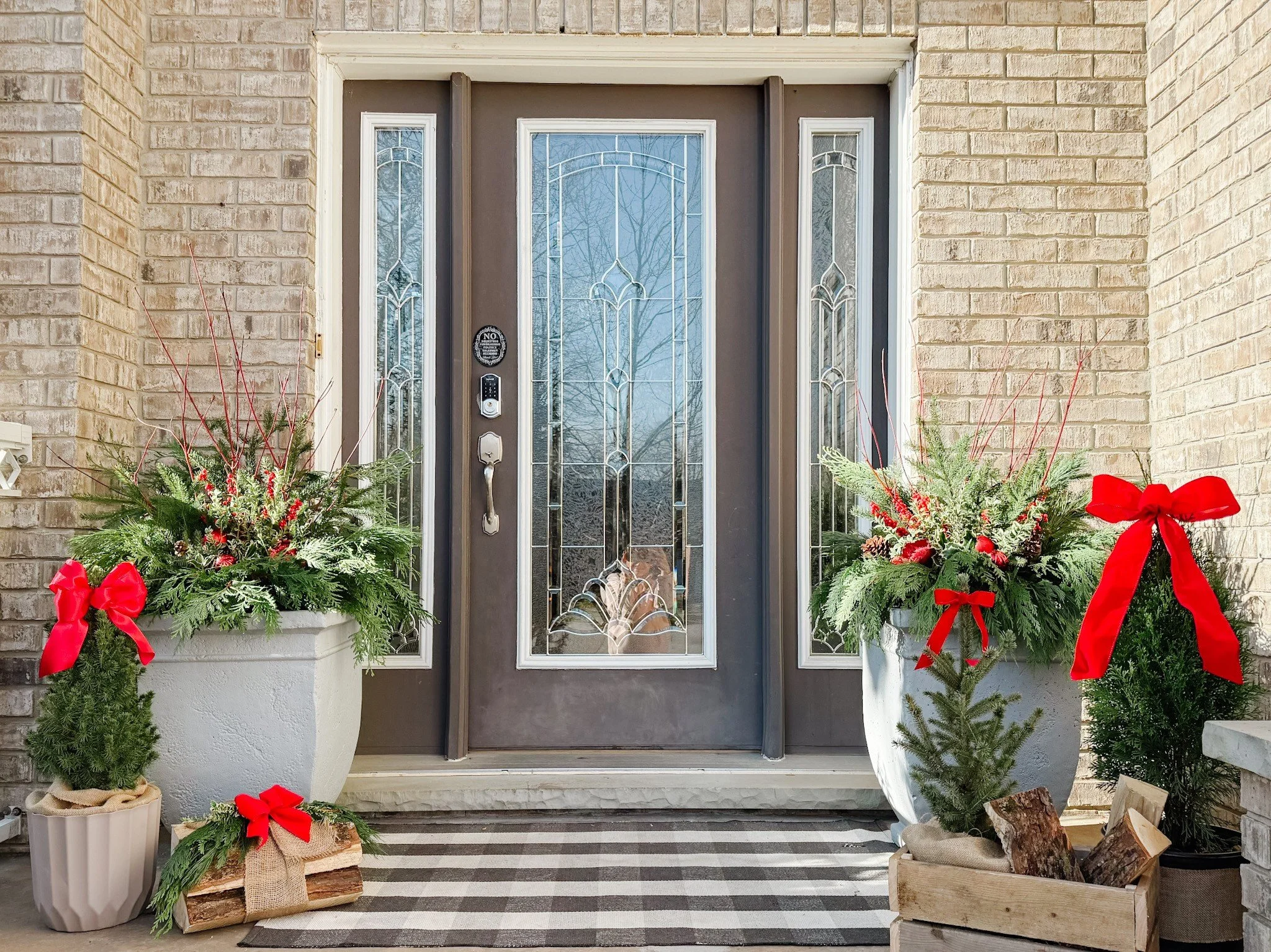 MURPHY PORCH HOLIDAYS 2025.jpg