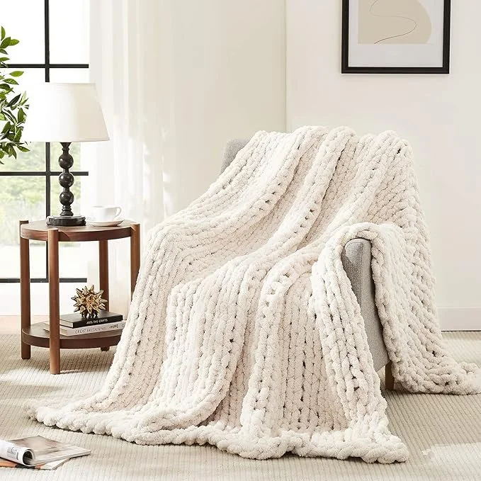 The chunkiest knit throw.