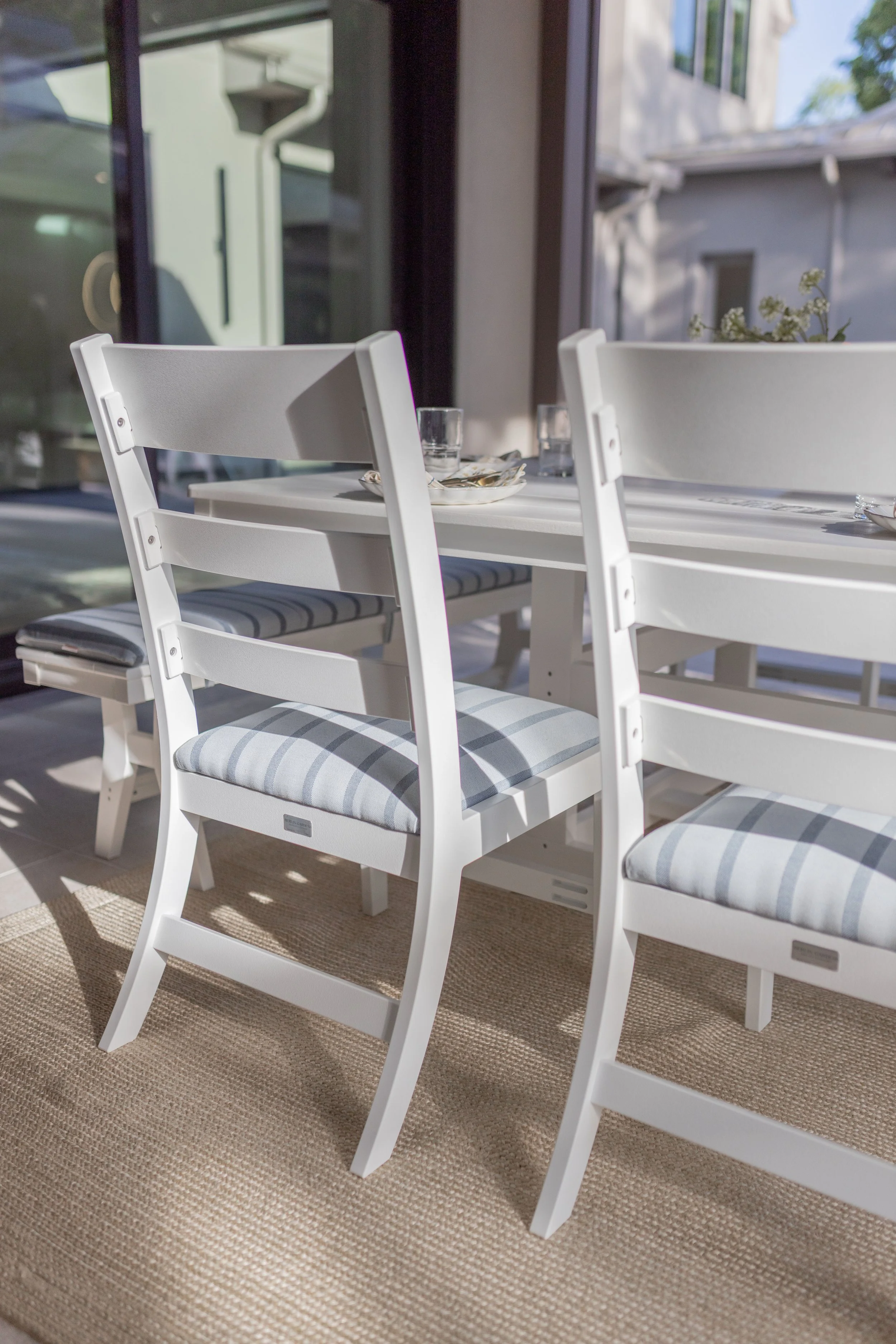 Dining Table and Chairs_15.jpg
