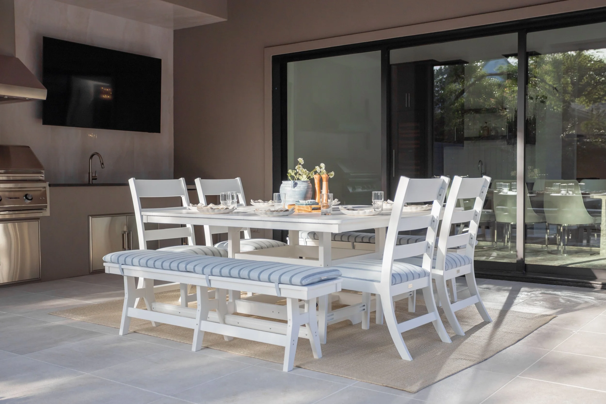 Dining Table and Chairs_3.jpg