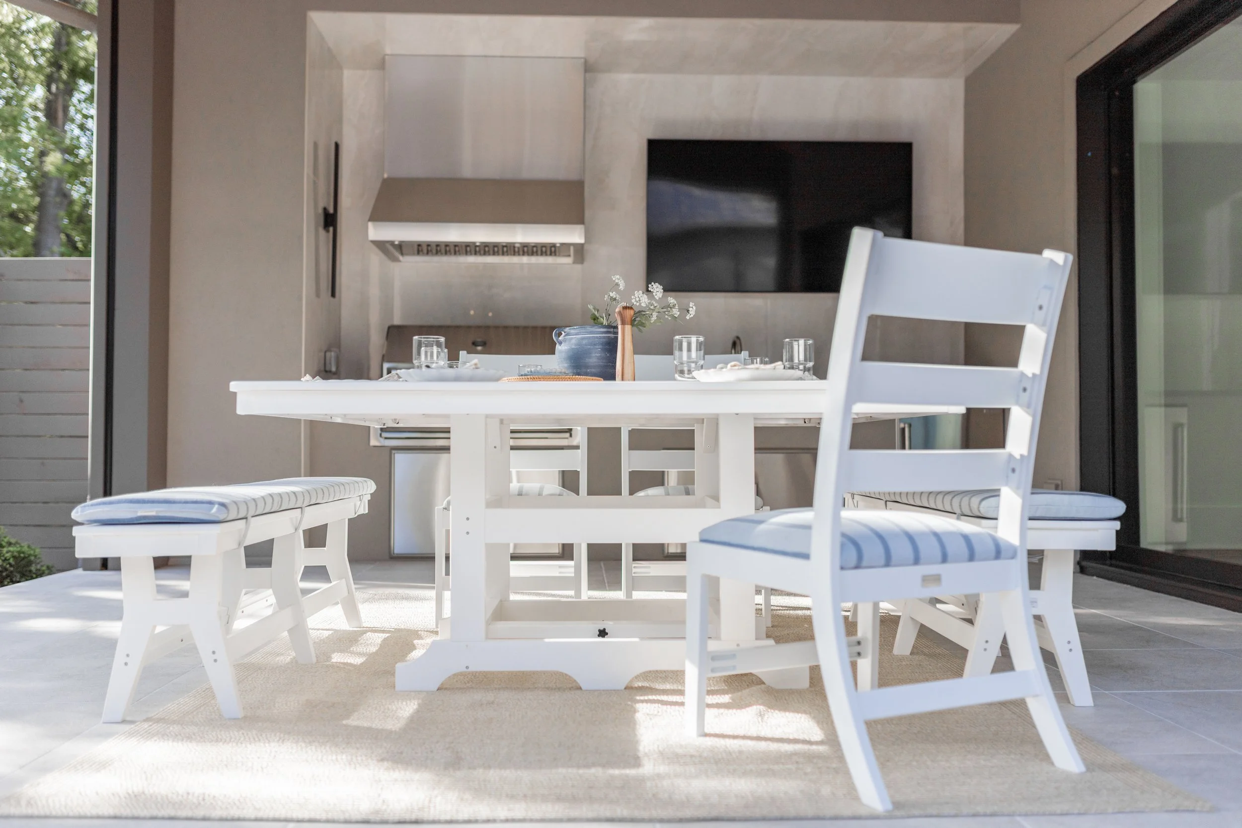 Dining Table and Chairs_25.jpg