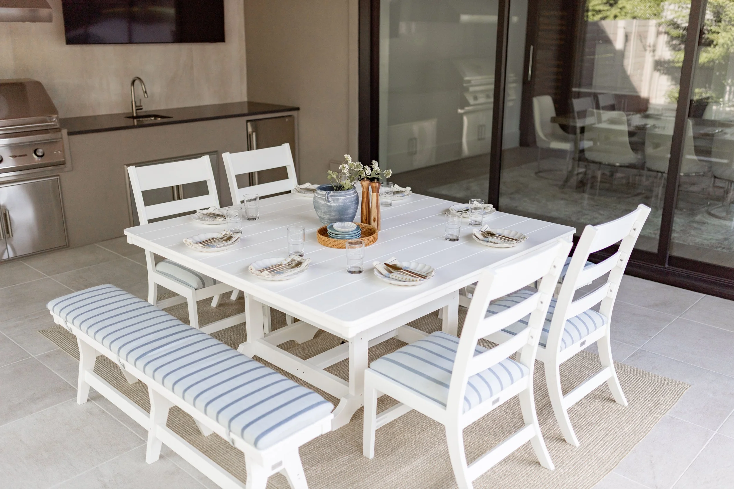 Dining Table and Chairs_34.jpg
