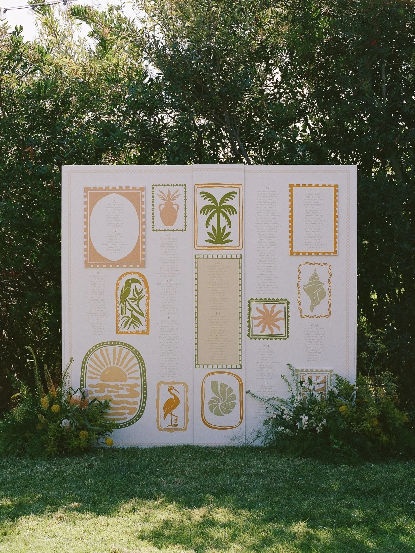 Be Seated🪑

Photo: @kellybrownweddings 
Planner: @amorology 

Luxury wedding design, califonia wedding, wedding stationery invitations, escort display, seating chart