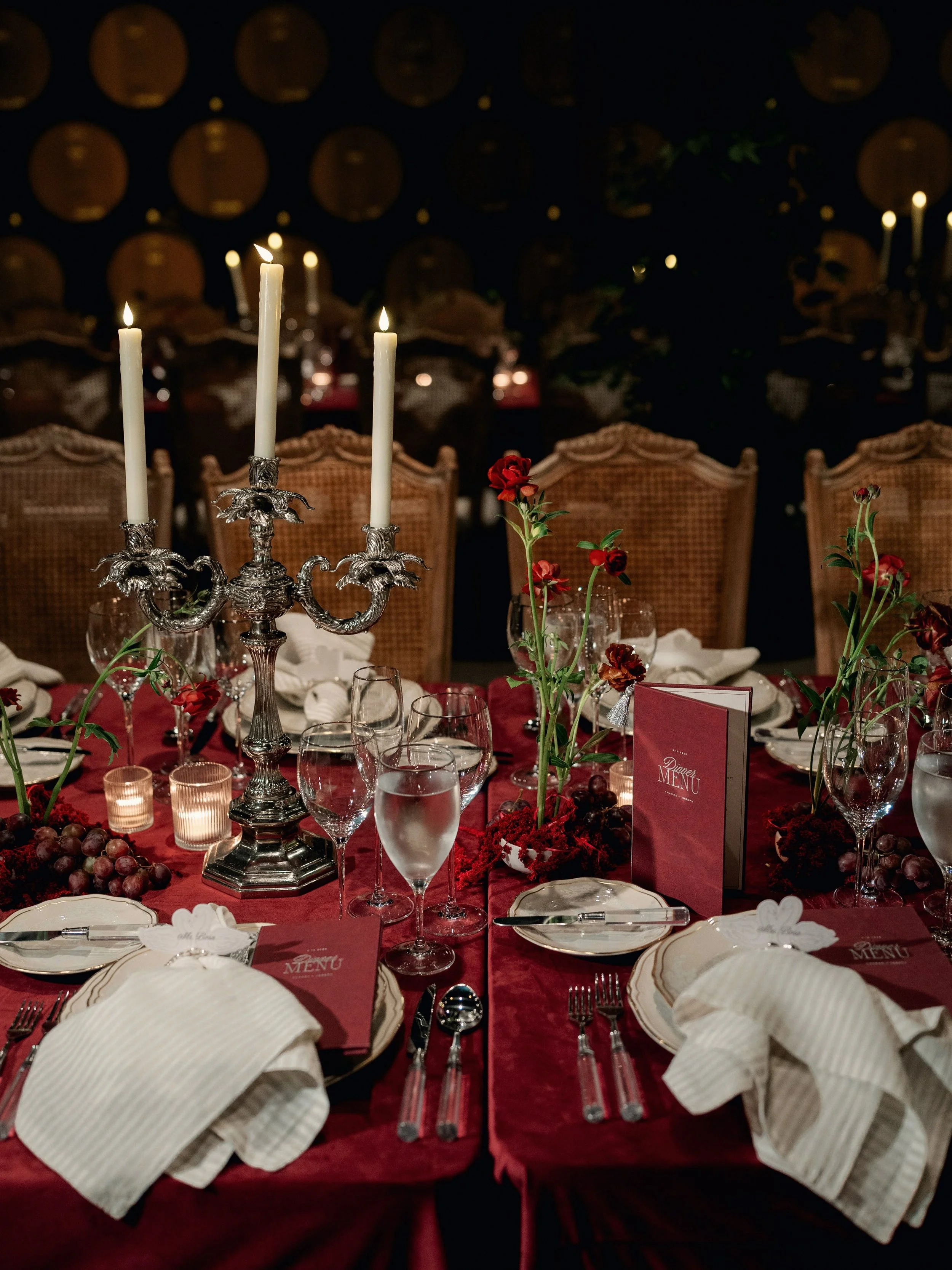 Dreamy deep red details from Amanda and Joey&rsquo;s welcome reception! ❤️🌹🦢 A stunning contrast from their wedding day. 

Venue: @vsattui
Planning &amp; Design: @fawnevents @fawnevents.candace 
Photo: @ashleyludaescherphoto
Video: @evanpaterakis
C