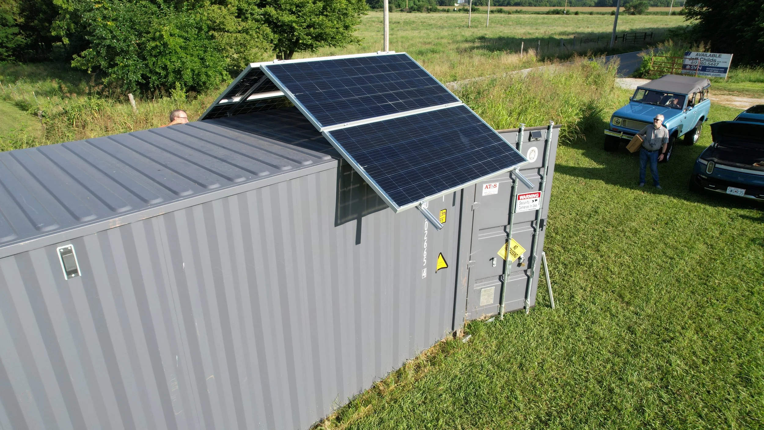 Adjustable solar panel racks for RVs and Trailers — Vroom Power. Solar ...