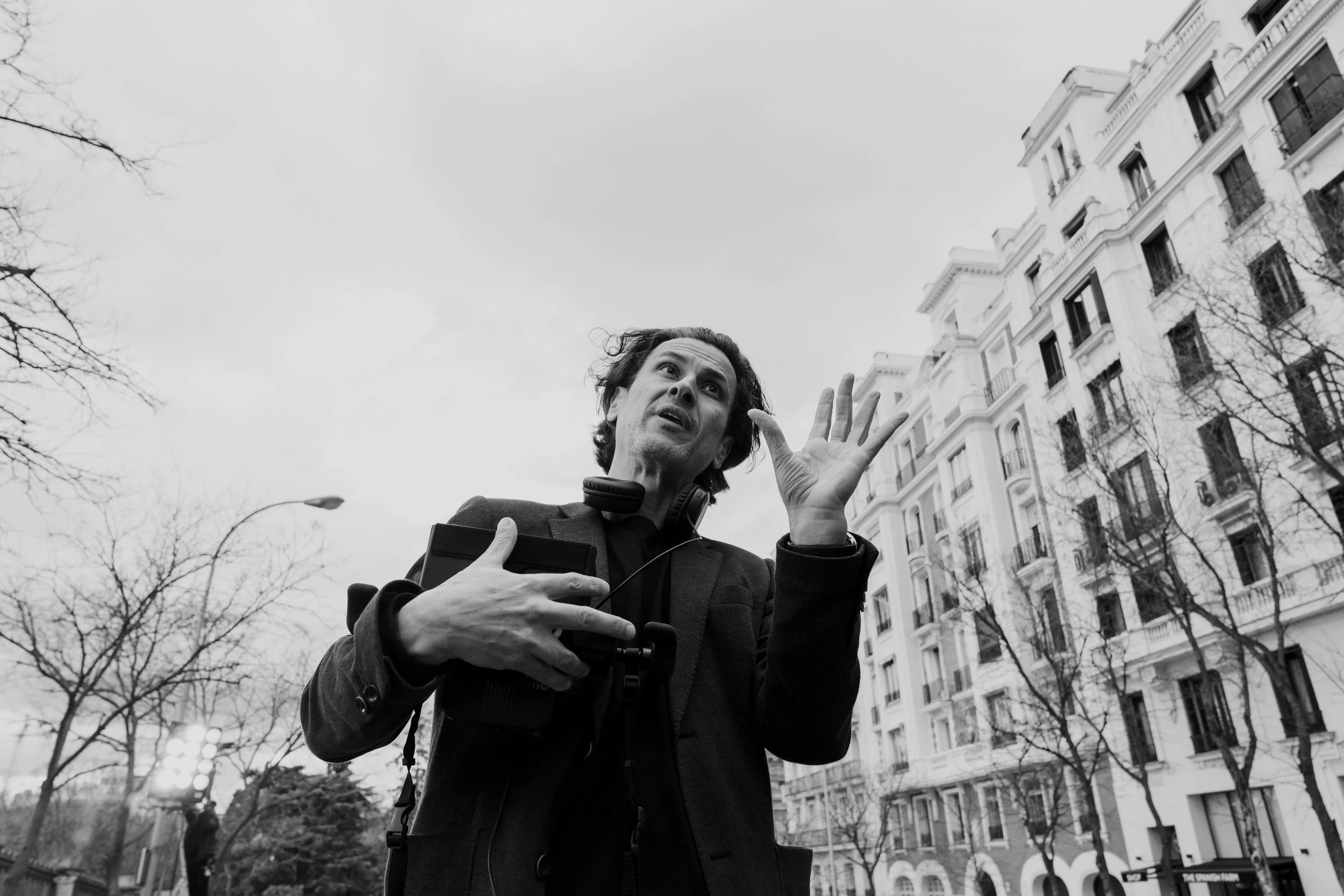 Unit-stills-photographer-behind-the-scenes-El-Corte-Ingles-Primavera-campaign-Jude-Law-Madrid