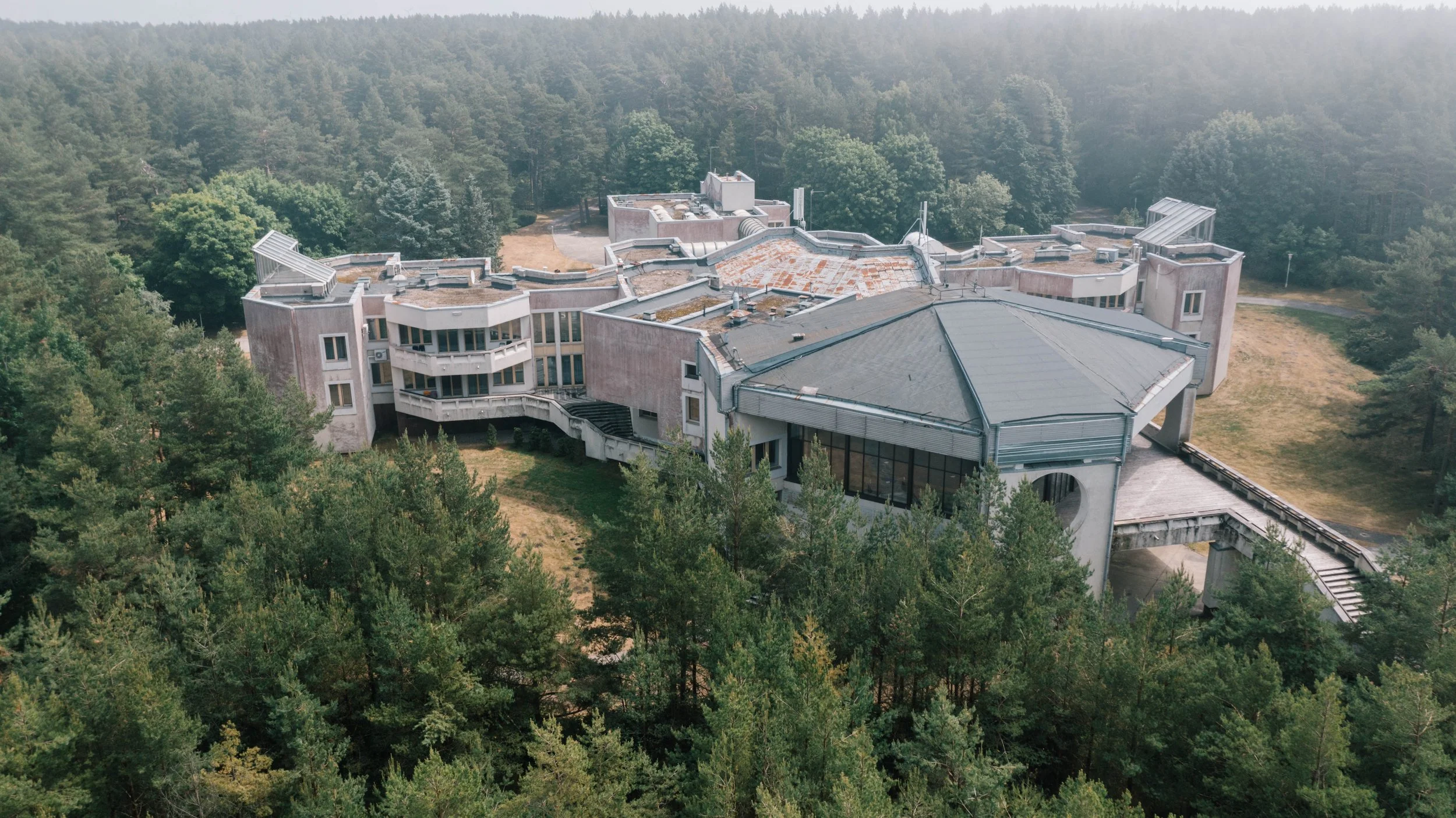 VILA AUSKA_PALANGA__JUNE_2023_55°53'49.4982- N 21°3'8.0155- E_00164.jpg