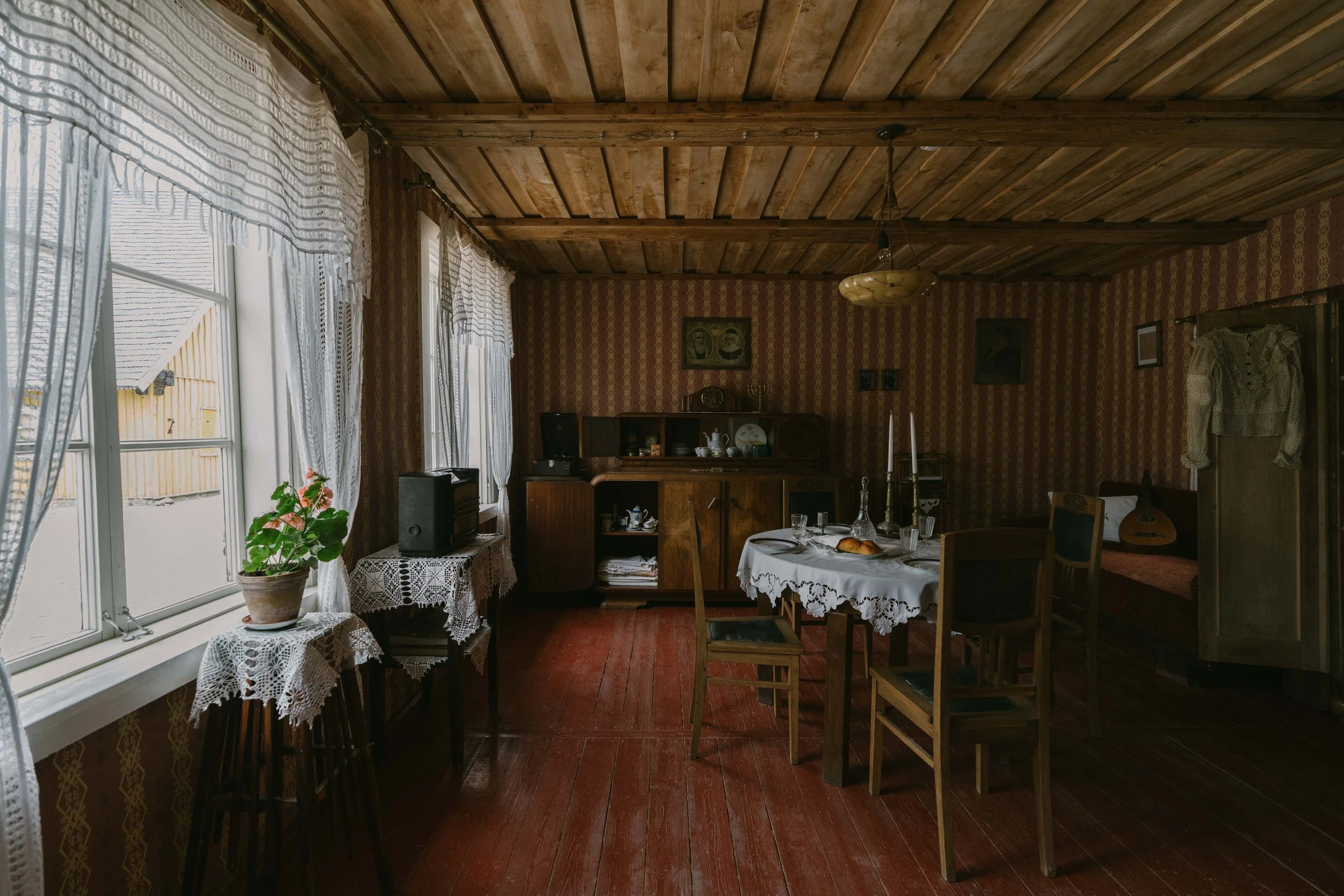 RUMŠIŠKES MUSEUM_INTERIOR_KITCHEN_LIVINGROOM_KAUNAS_JUNE_2023_.00023.00001.jpg
