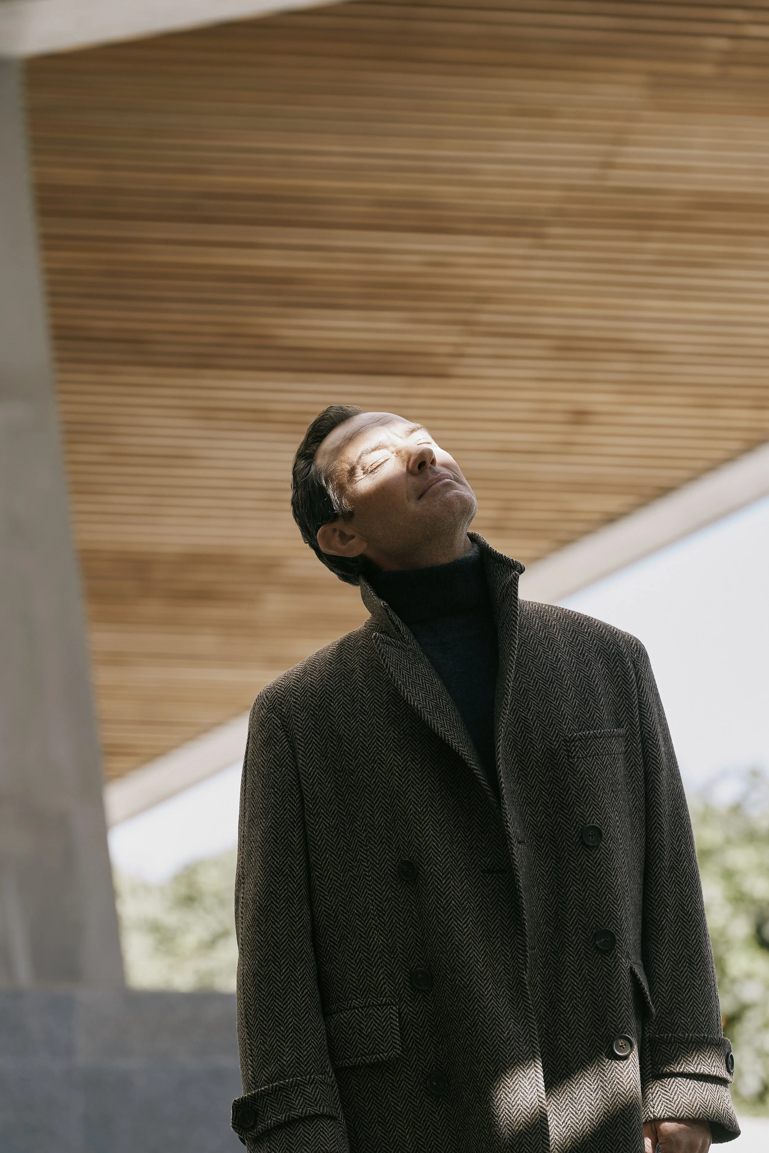 Behind the scenes of the Jude Law photoshoot for Emidio Tucci Winter 2025 campaign