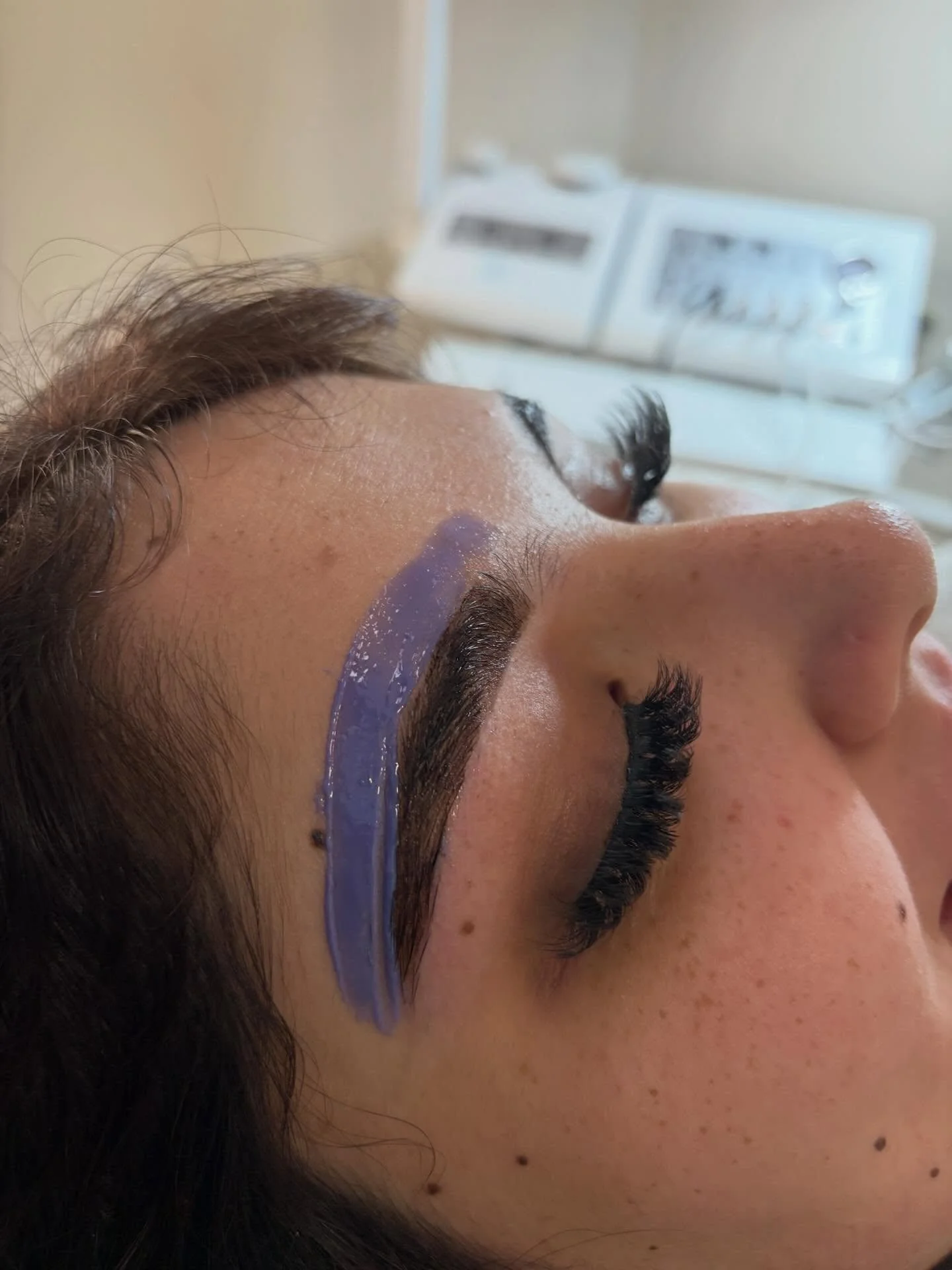 🫟Eyebrow Wax and Tint at the same time 👀

Book your Zen Time today @ www.zen-thetics.com 🔆