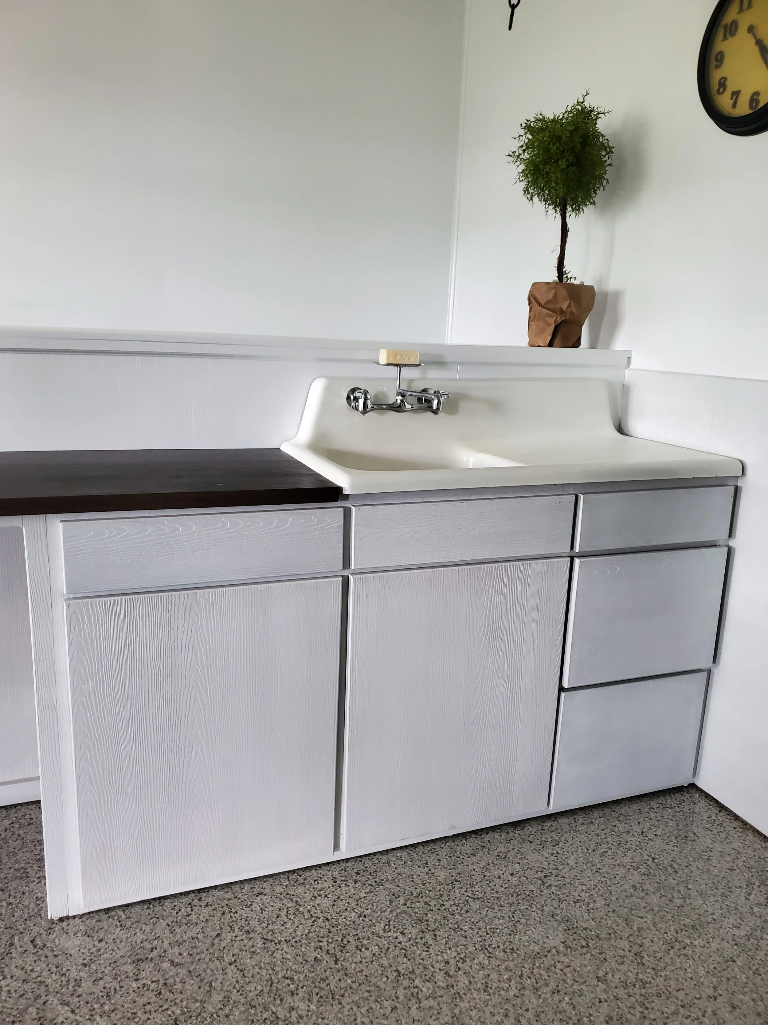 polycraft-plus-ACRE-custom-cabinet-countertop-laundry.jpg