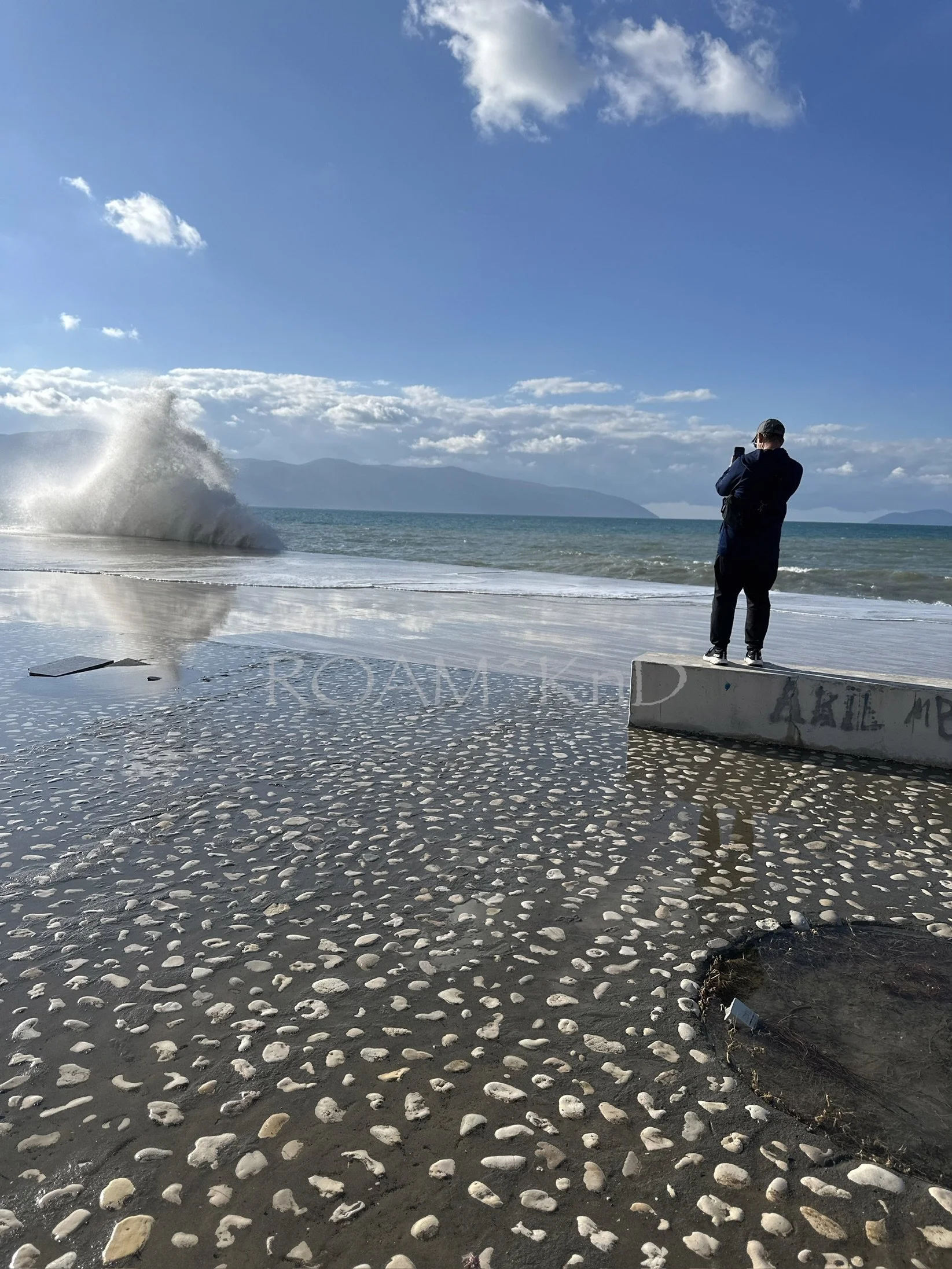 Wave Crash- Kenneth-Sarandë 2026