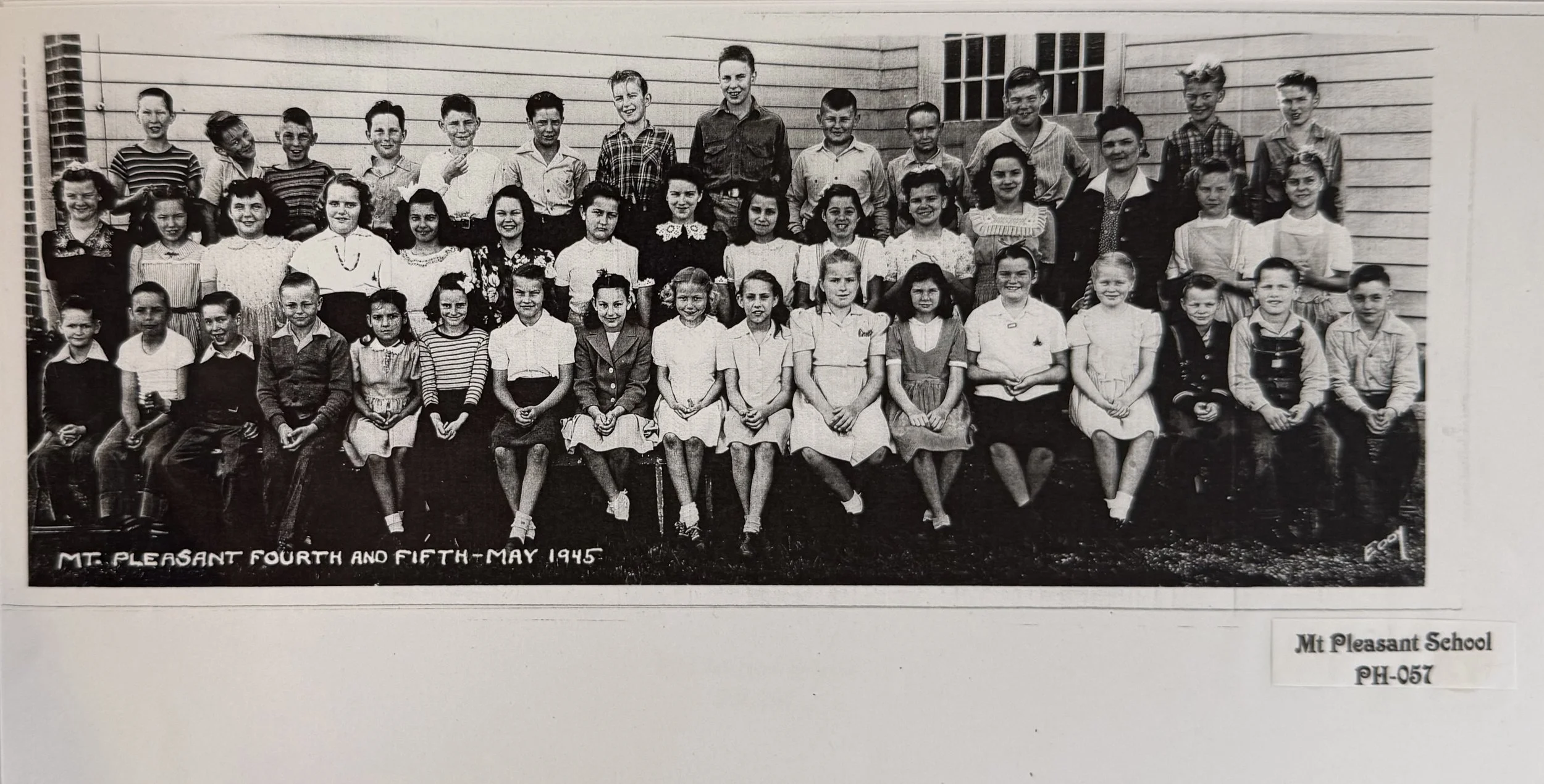 PH-057: Mt Pleasant School, Oregon City (Fourth and Fifth Grades, 1945)