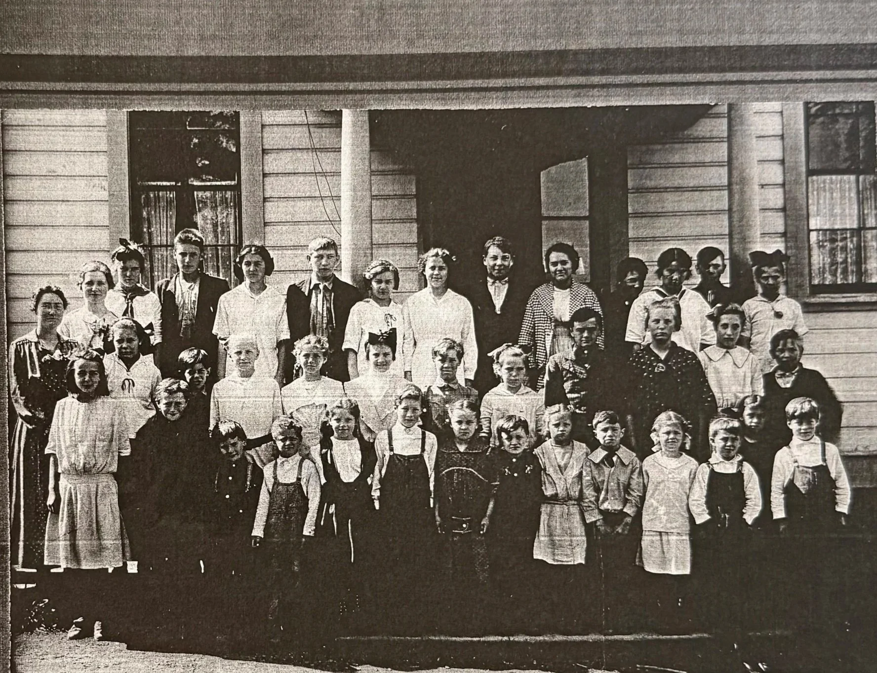 PH-152: New Era School, New Era (undated)