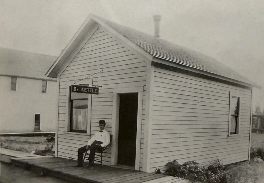 1912 - Medical building located in Wilsonville, Oregon (#139)
