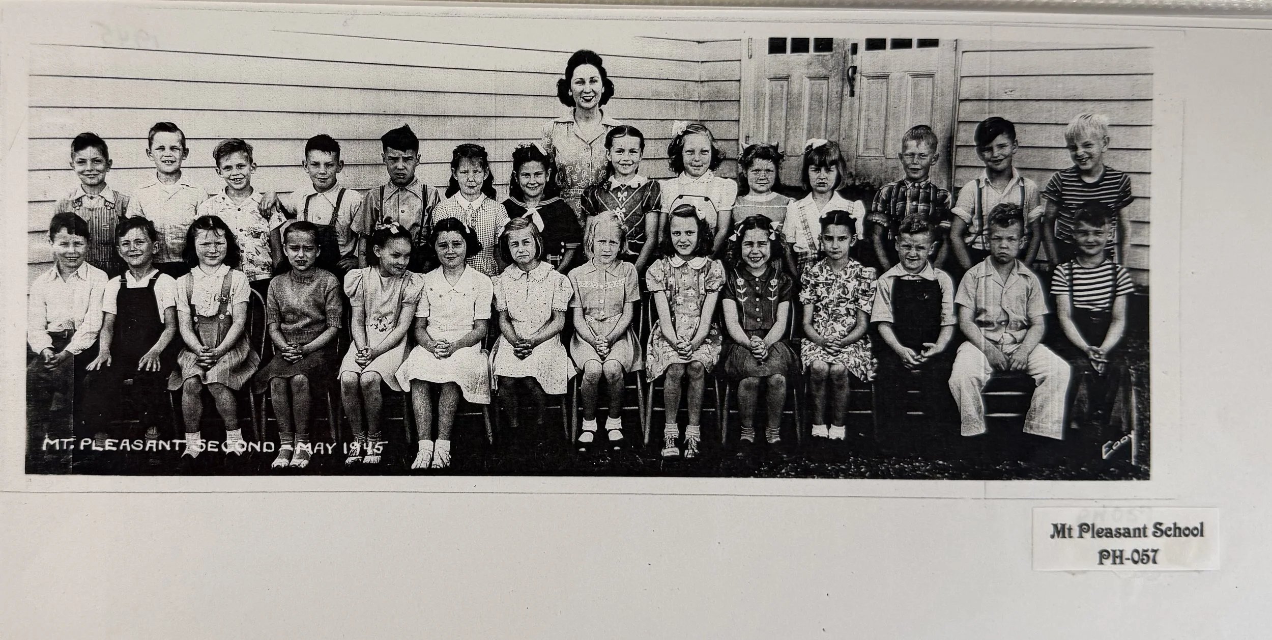 PH-057(3): Mt Pleasant School, Oregon City (Second Grade, 1945)