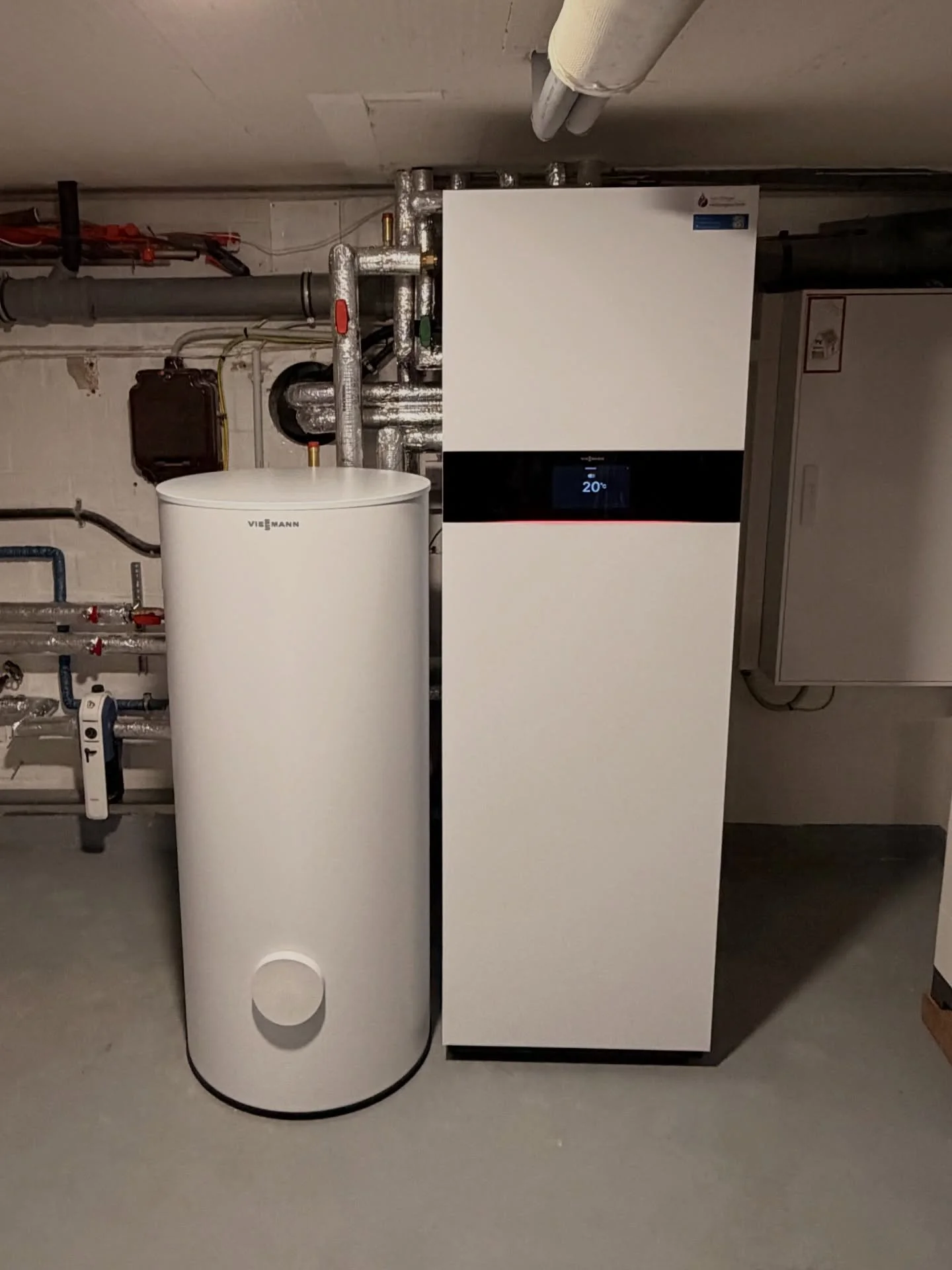 Neue Viessmann W&auml;rmepumpe in Quickborn installiert. 🔧🌱

F&uuml;r unseren Kunden durften wir eine moderne Viessmann W&auml;rmepumpe installieren. Durch die Nutzung von Umweltenergie sorgt die Anlage k&uuml;nftig f&uuml;r eine effiziente und nac
