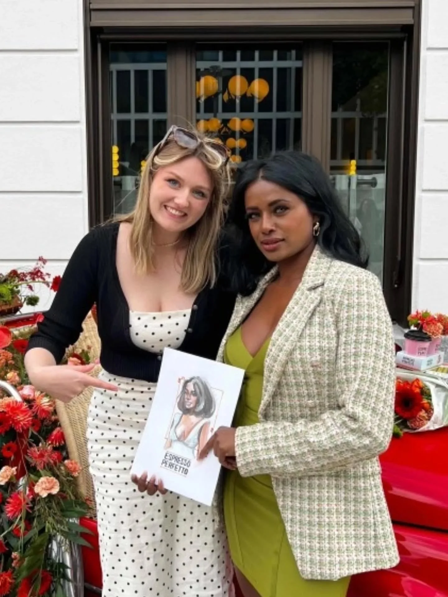 The best part about illustrating people is meeting new friends. 😃☀️

#d&uuml;sseldorf #belzenplatz #oberkassel #liveillustration #kunstagentur