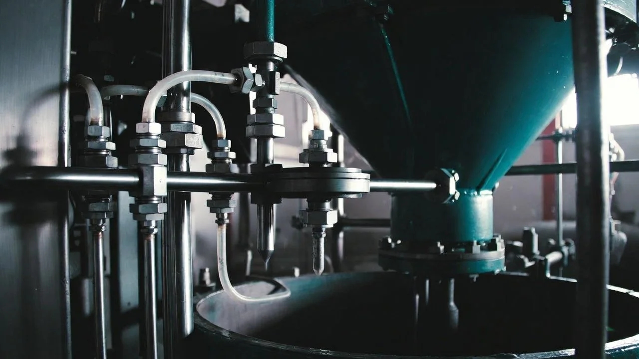 How to Add Liquids to a Continuous Mixer Without Destroying Your Process