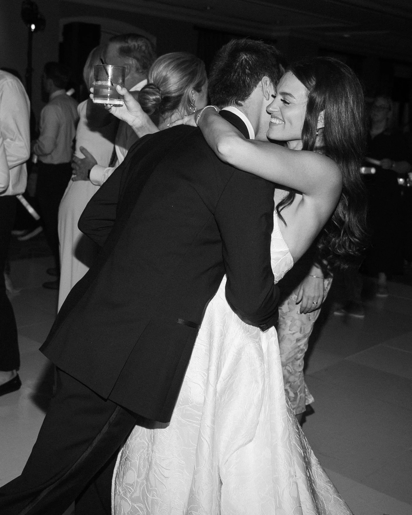 You can plan everything but this moment 🥹 

Three One Two Bride&reg;

Planner: @ohanaeventsinc 
Photographer: @lindseytaylorphotography 
Venue: @butterfieldcc_grounds 
Hair + Makeup: @threeonetwobridal 
Florist: @phillipsflowers.hinsdale 
Band: @blu