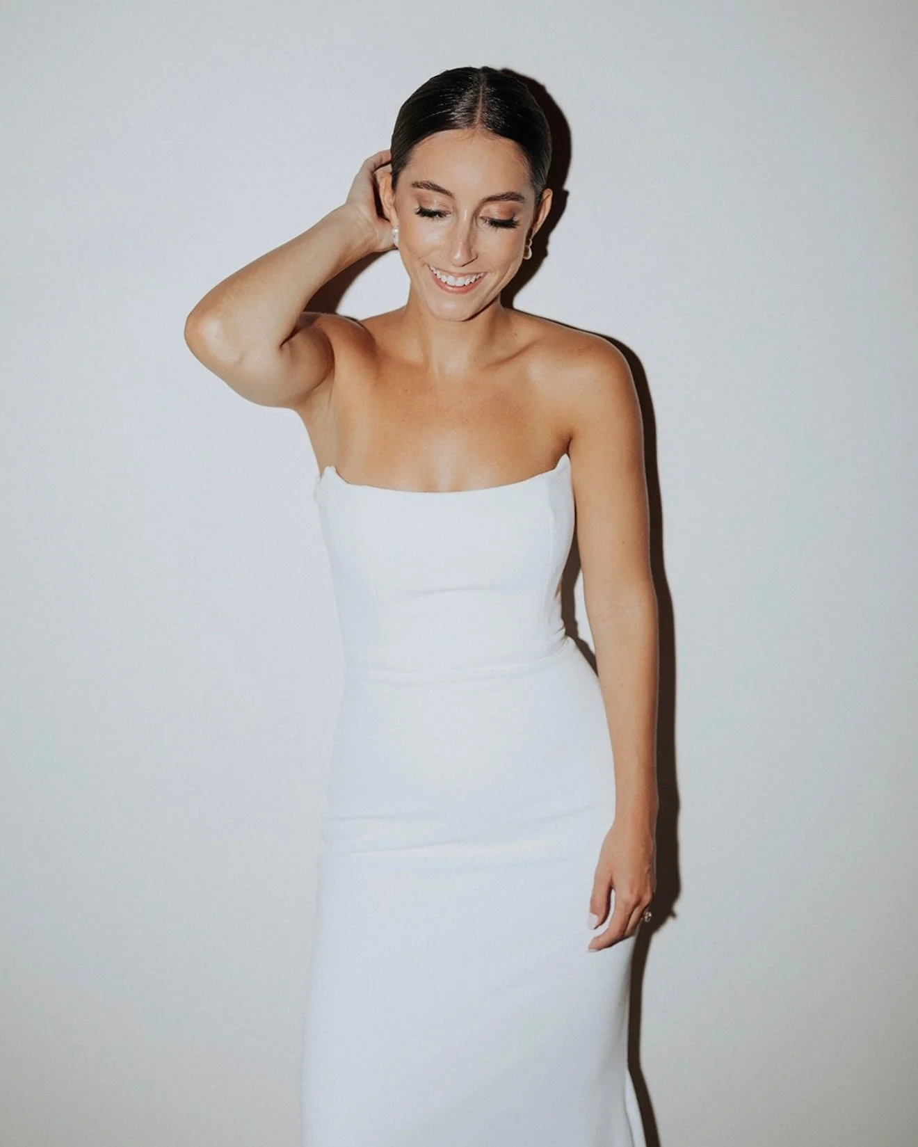 Rachel 🤍
&bull;
Three One Two Bride&reg;
&bull;
Planner: @urbanallureevents 
Photographer: @alishatova @momoko_fritz 
Venue: @ravenswoodeventcenter 
Hotel: @thegwenchicago 
Hair + Makeup: @threeonetwobridal 
Dress: @alyssakristin_official  @grace_lo