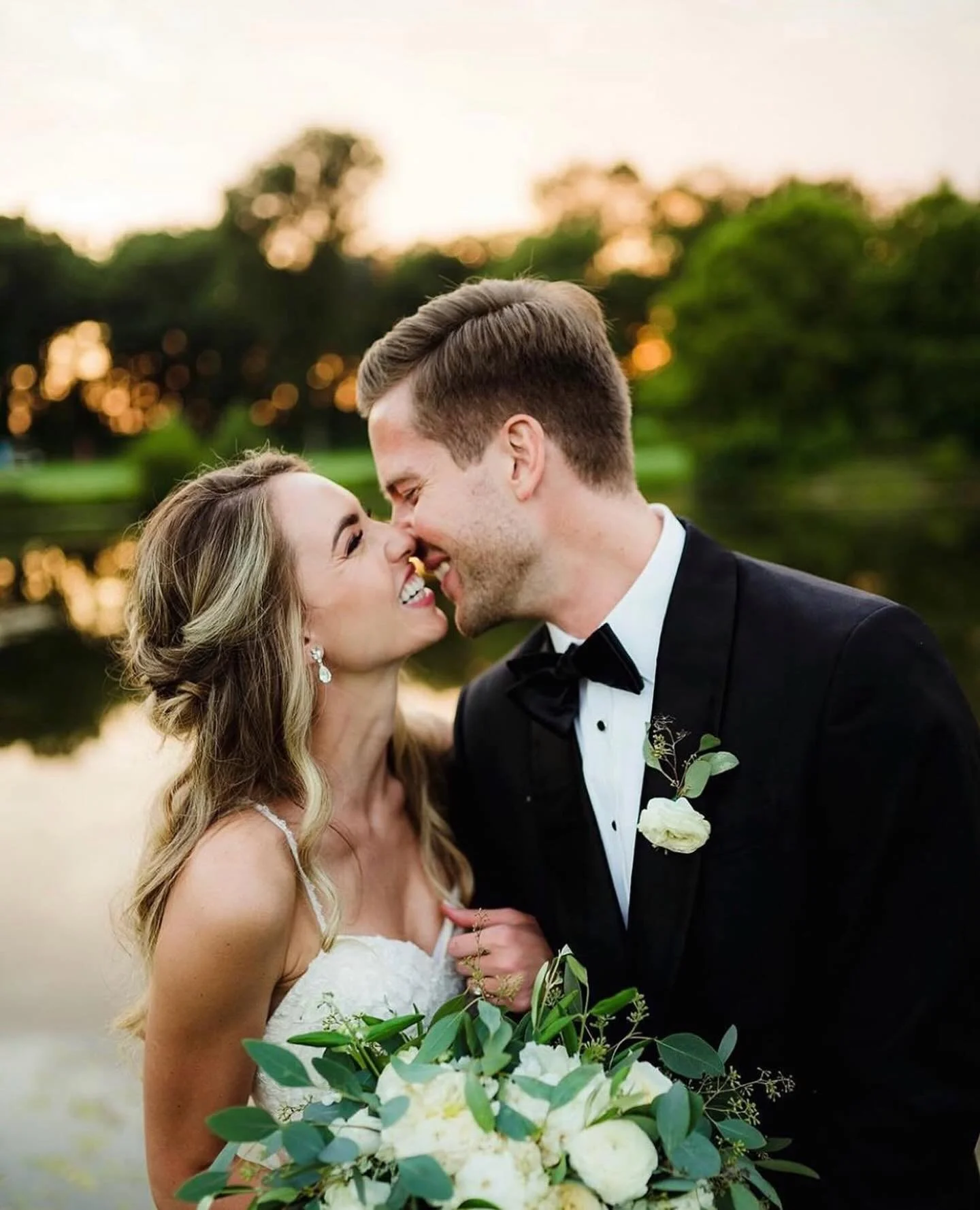 Excited for all our Spring 
Three One Two Brides&reg; 
🌼🌻🌷🌺🌸🪻
&bull;
Photographer: @paletteoflight 
Planner: @hawkinsonevents 
Venue: @cantignypark 
Rings: @ethanlord_jewelers 
Florist: @londonavenuedesigns