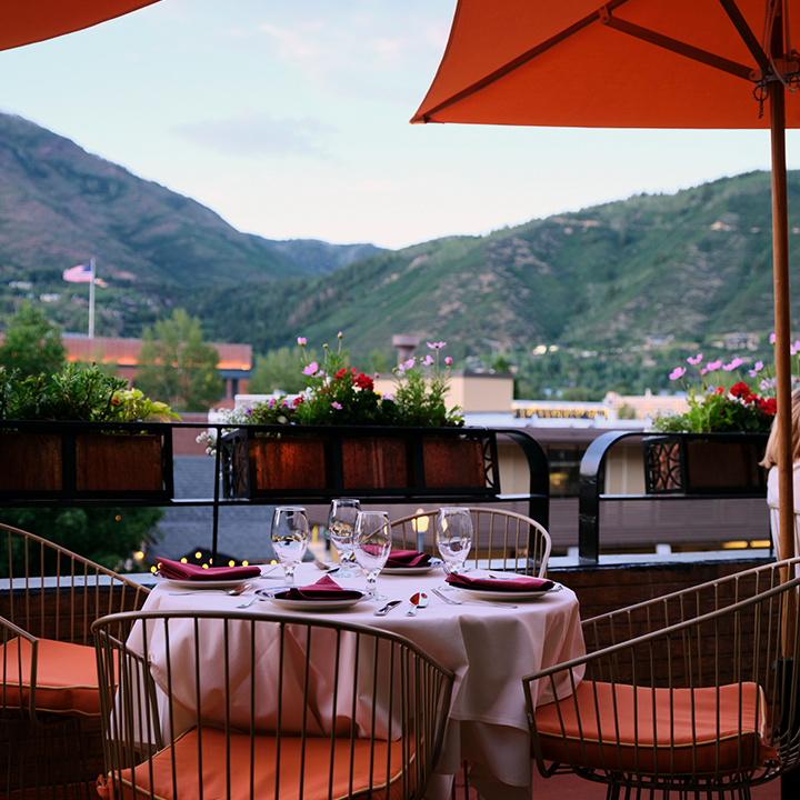 Las Montanas - Balcony 2.webp