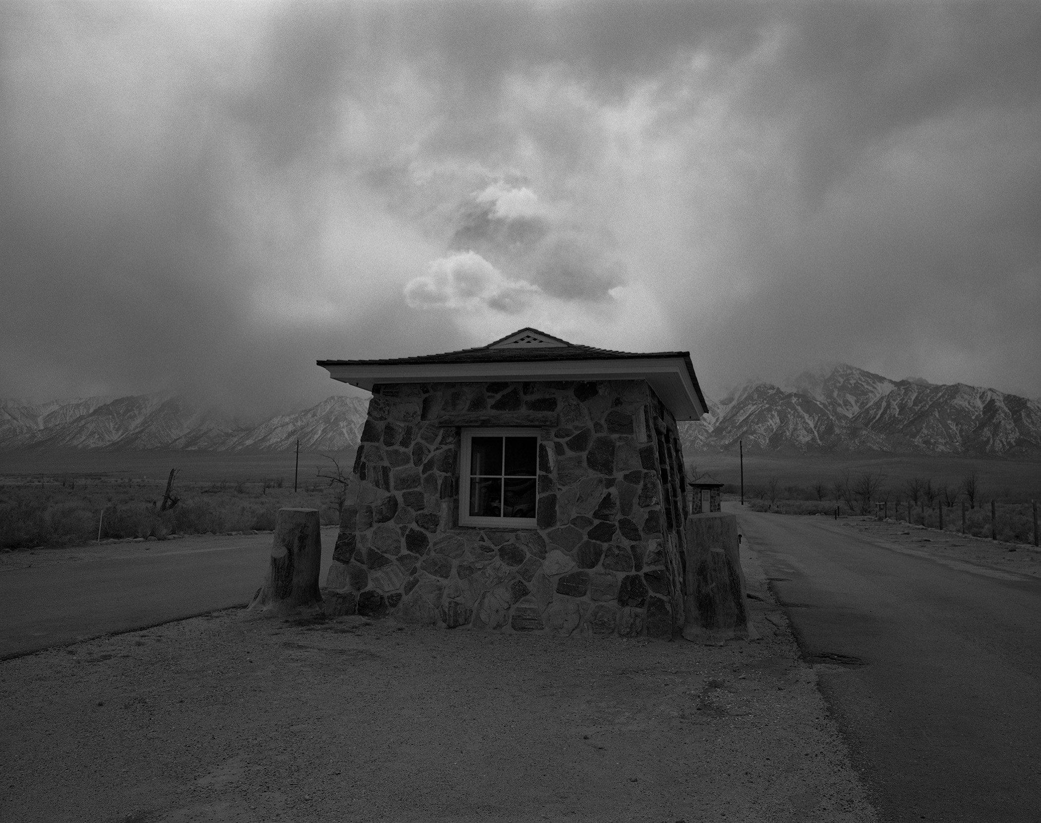 Manzanar entrance.jpg
