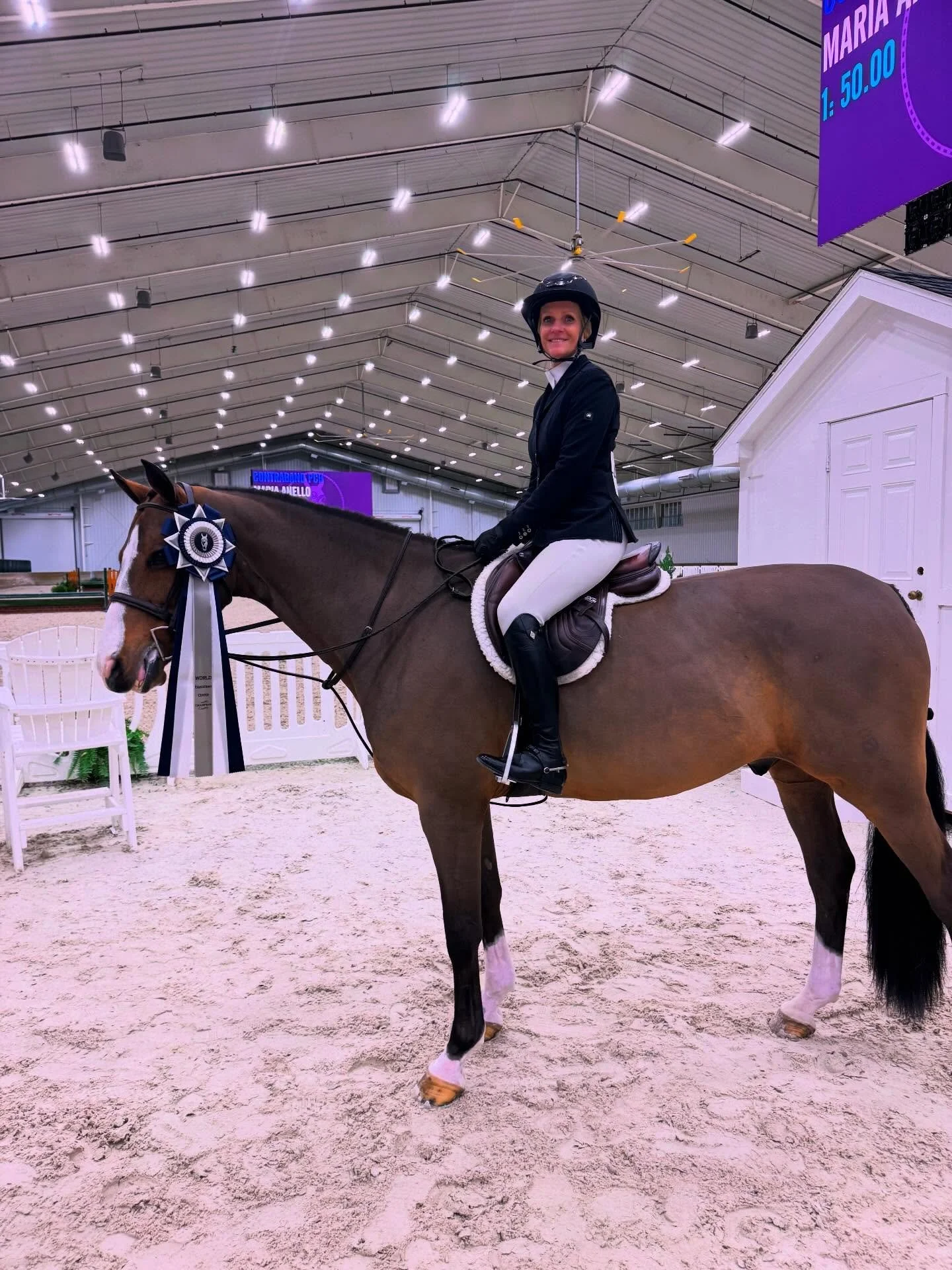 🏆CHAMPIONS 🏆 Heather Pape and her own Ohana was on fire week 8 at the World Equestrian Center in Ocala and earned Champion of the middle age group low adults with two 🥇🥇over fences! Congrats on an overall great three weeks 🎉🍾 @1127hpape