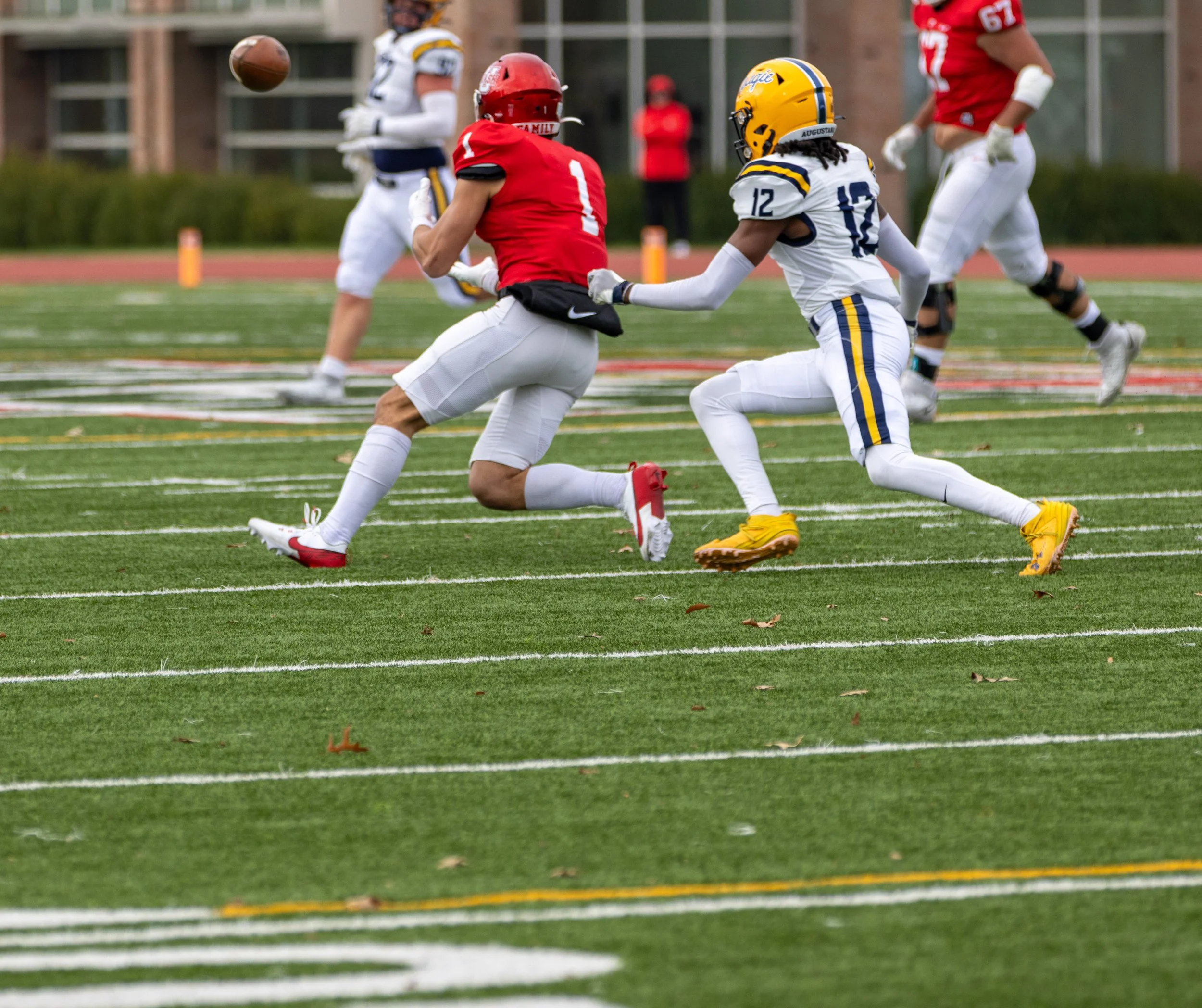 WASHU Football-1.jpg