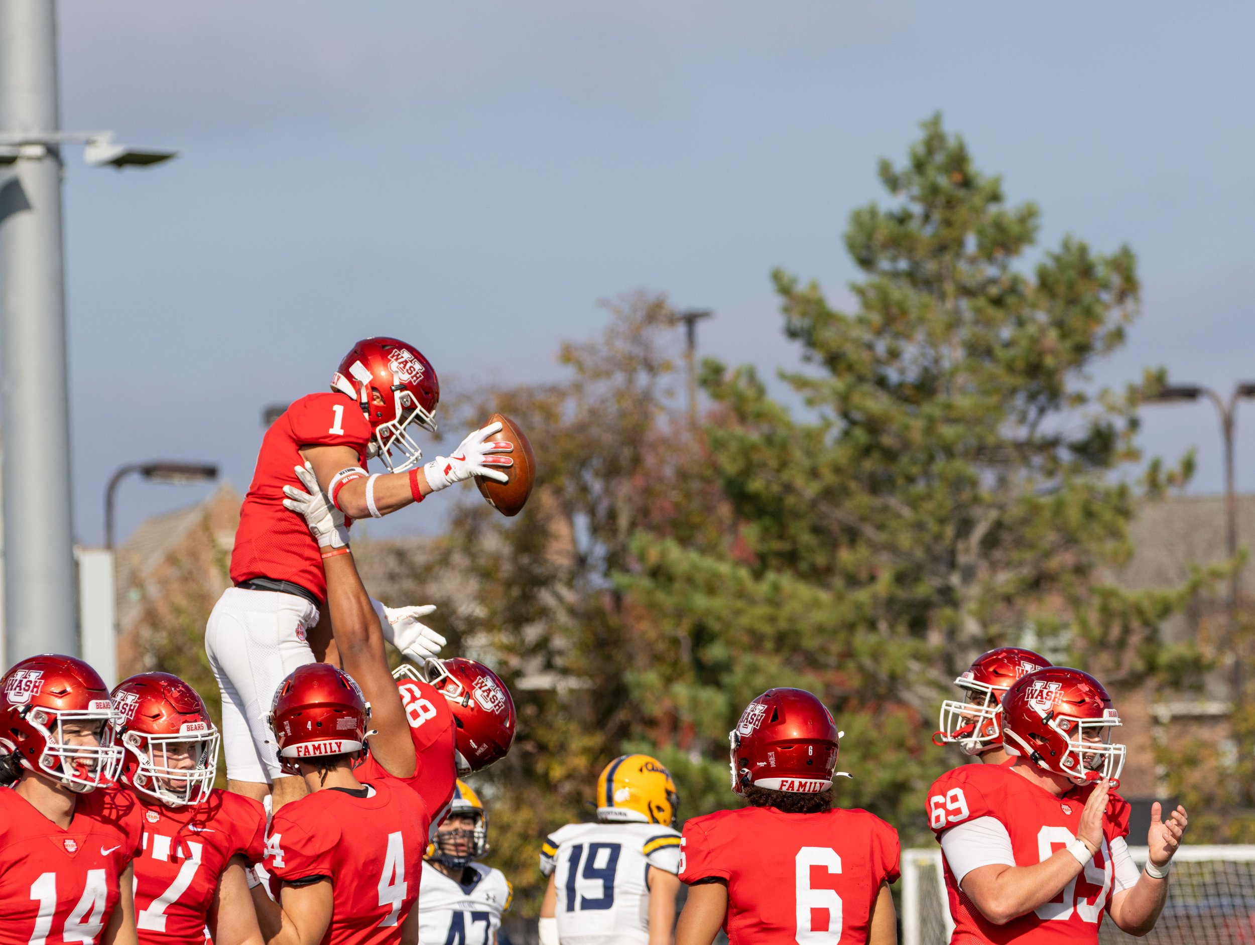 WASHU Football-3.jpg