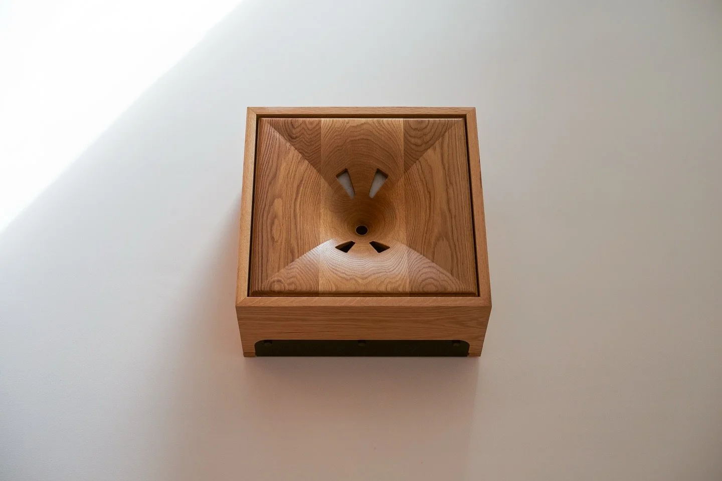 WA MULTI-ENTRANT HORN (MEH)

The MEH technology was an original design by the folks over at @danleysoundlabs. Since the patent expired a few years ago there&rsquo;s been a swell of original designs based on the technology. Most of them are for applic