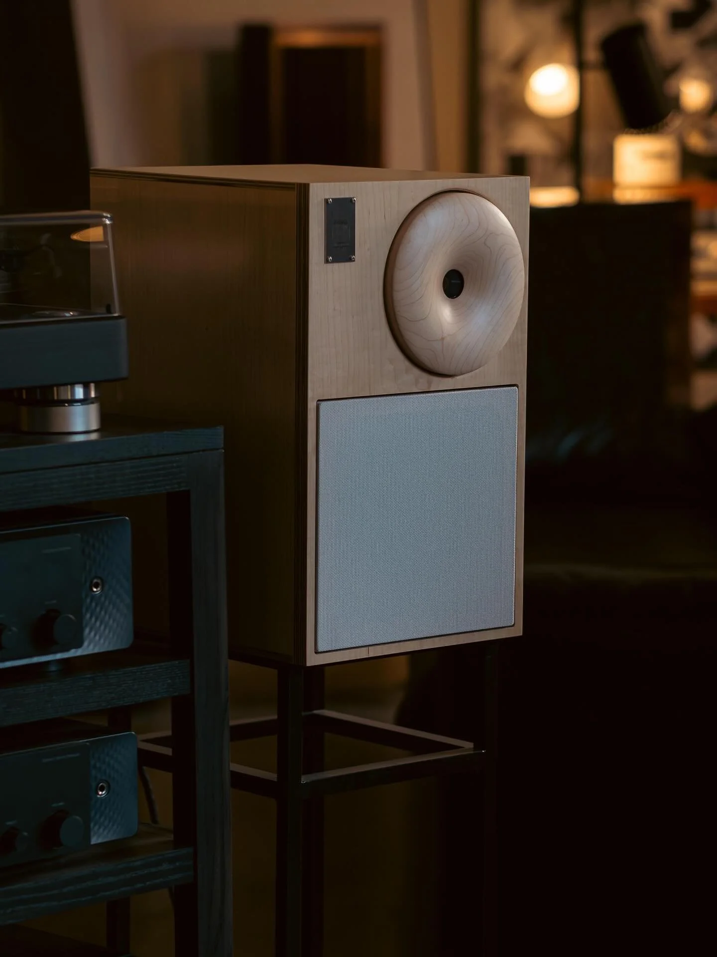 We are at @commonwave_hifi in Los Angeles.
Come by to take a look at the type 2.1&rsquo;s up close:
1451 E 4th St Unit 106 Los Angeles